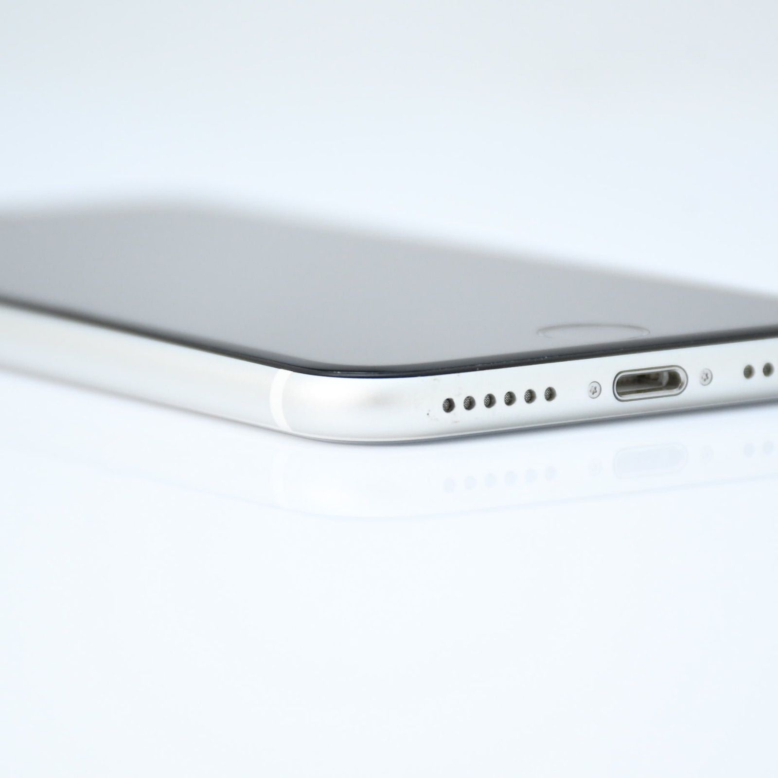 純正バッテリー最大容量82％】SIMフリー iPhone SE 第2世代 64GB