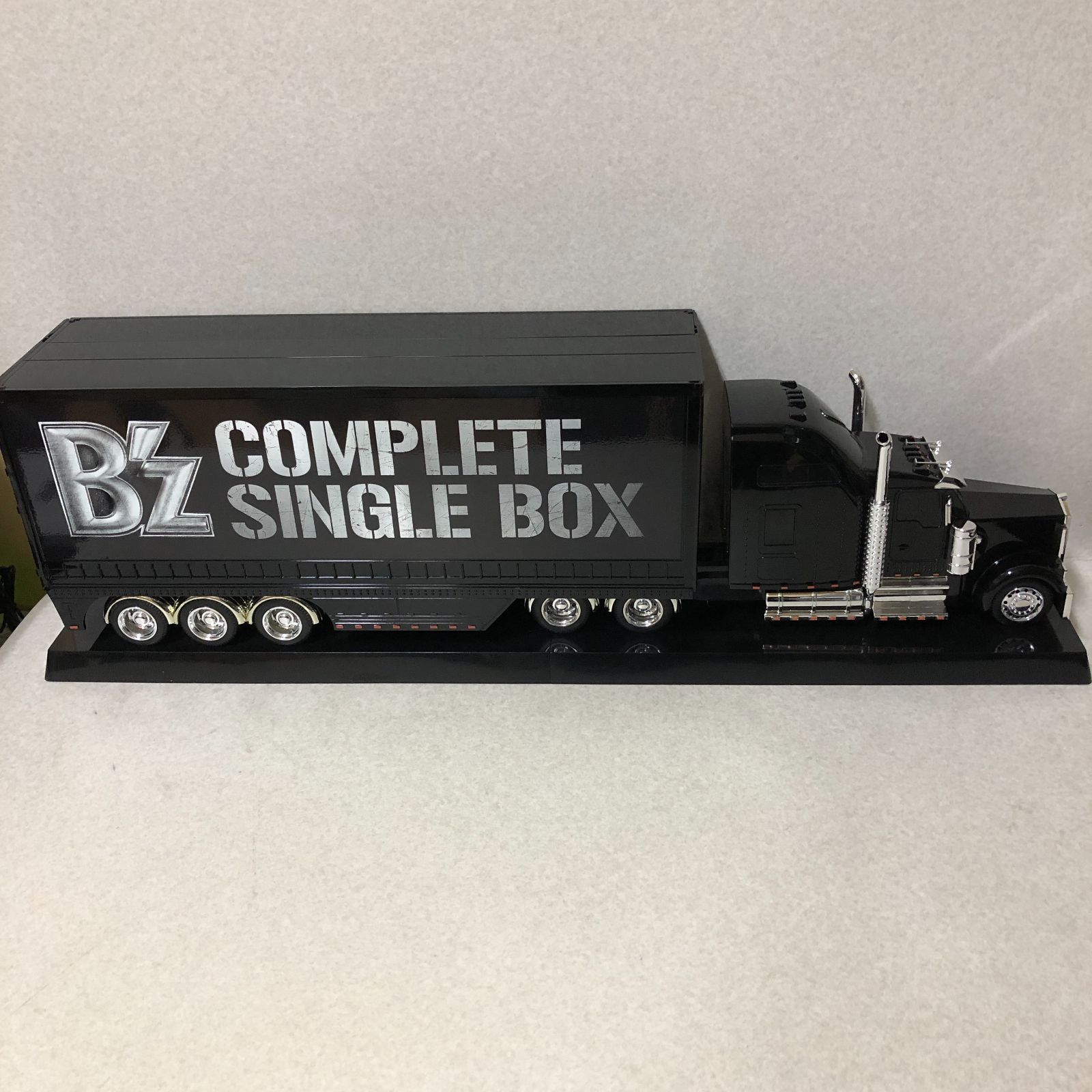 DH 1575 B’z COMPLETE SINGLE BOX Trailer Edition