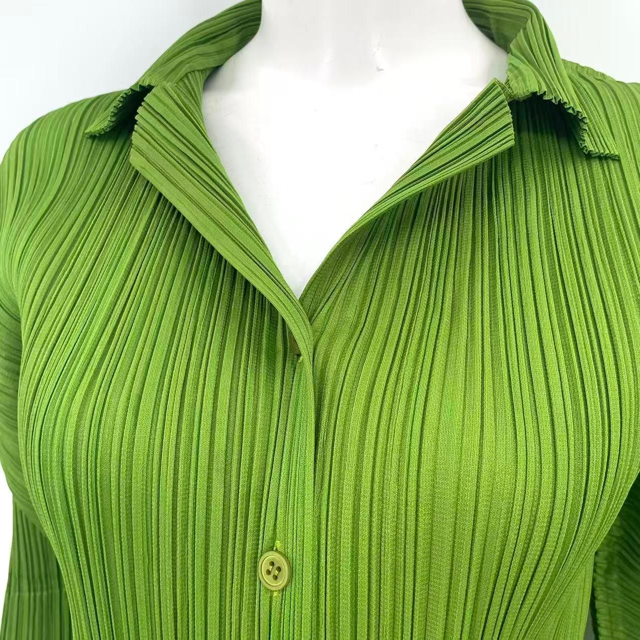 新品同様 ISSEY MIYAKE イッセイミヤケ PLEATS PLEASE プリーツ