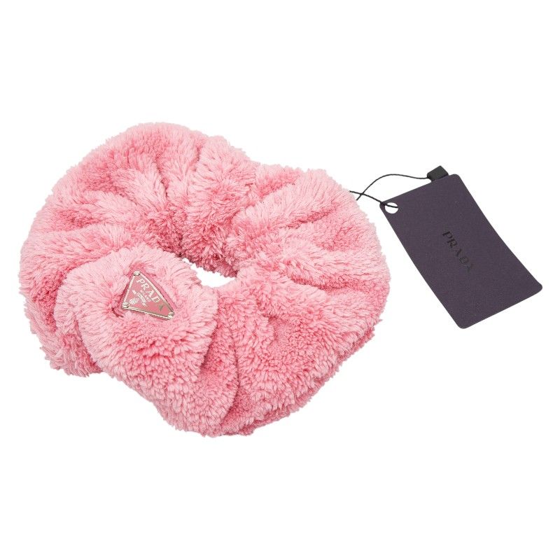 プラダ 三角ロゴプレート シュシュ ヘアアクセサリー ピンク ファー