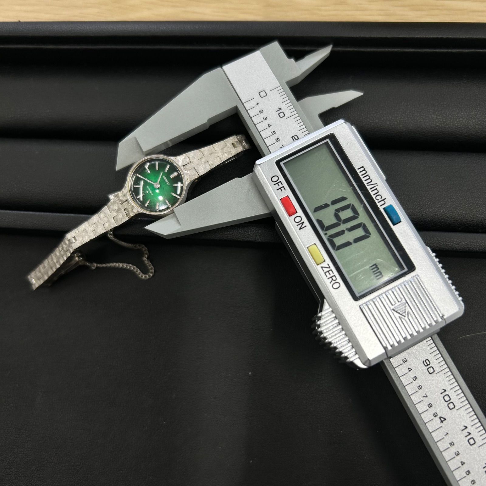 SEIKO セイコー グリーン文字盤 手巻きレディース腕時計 ヴィンテージ