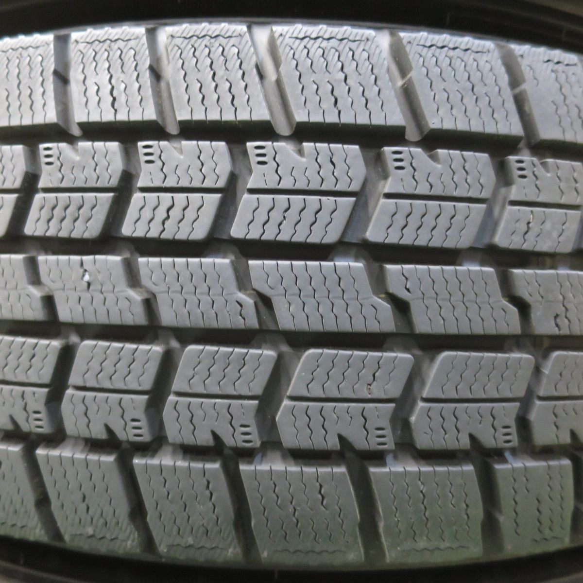 バリ溝！23年！キレイ！9.5分☆スタッドレス 195/65R16 グッドイヤー 