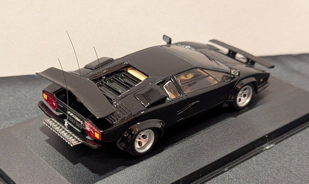 ixo MODELS/zi-l 1/43 Lamborghini Countach LP400S 1981 Black ZI-L06