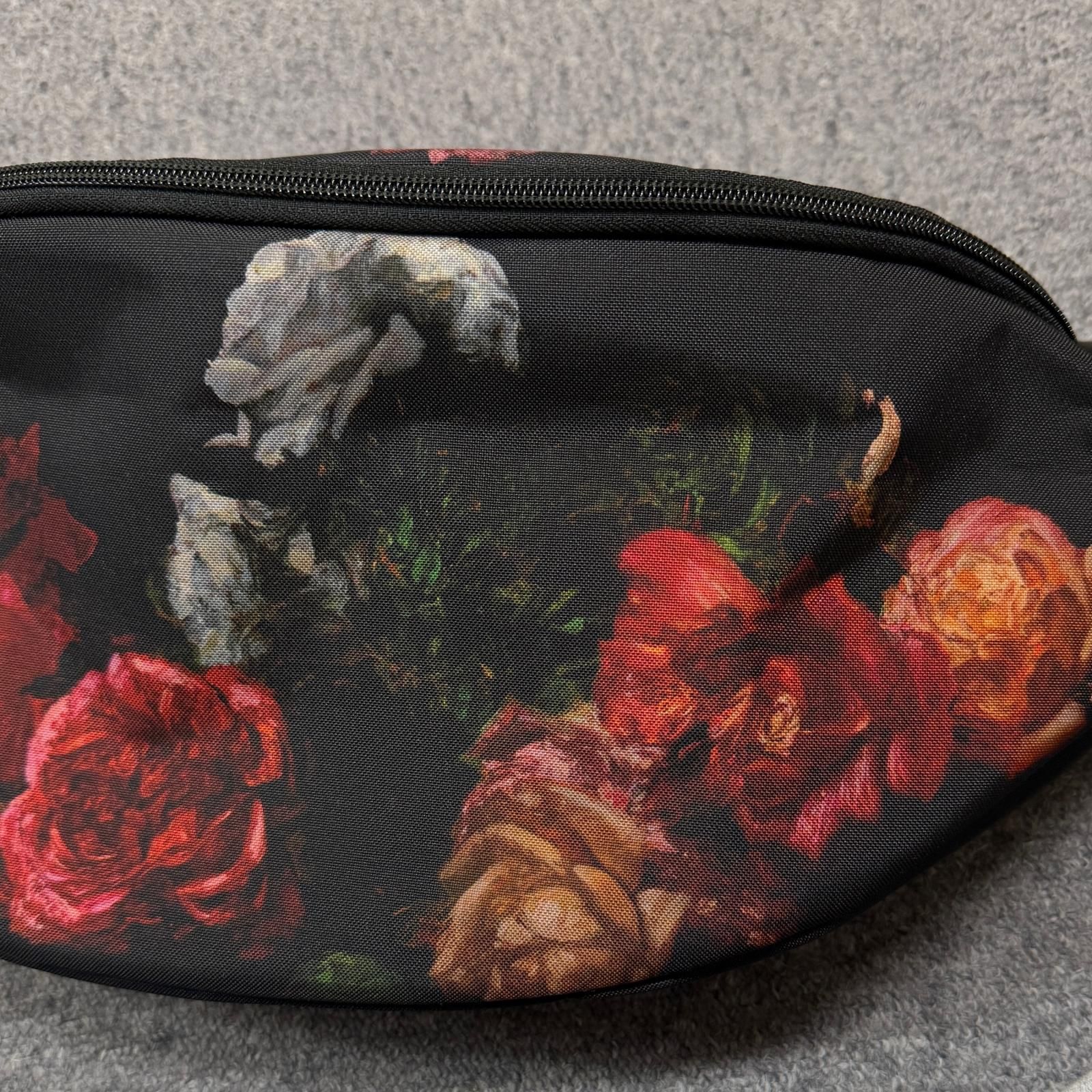 LAD MUSICIAN BASKET OF ROSE BODY BAG 【公式通販】