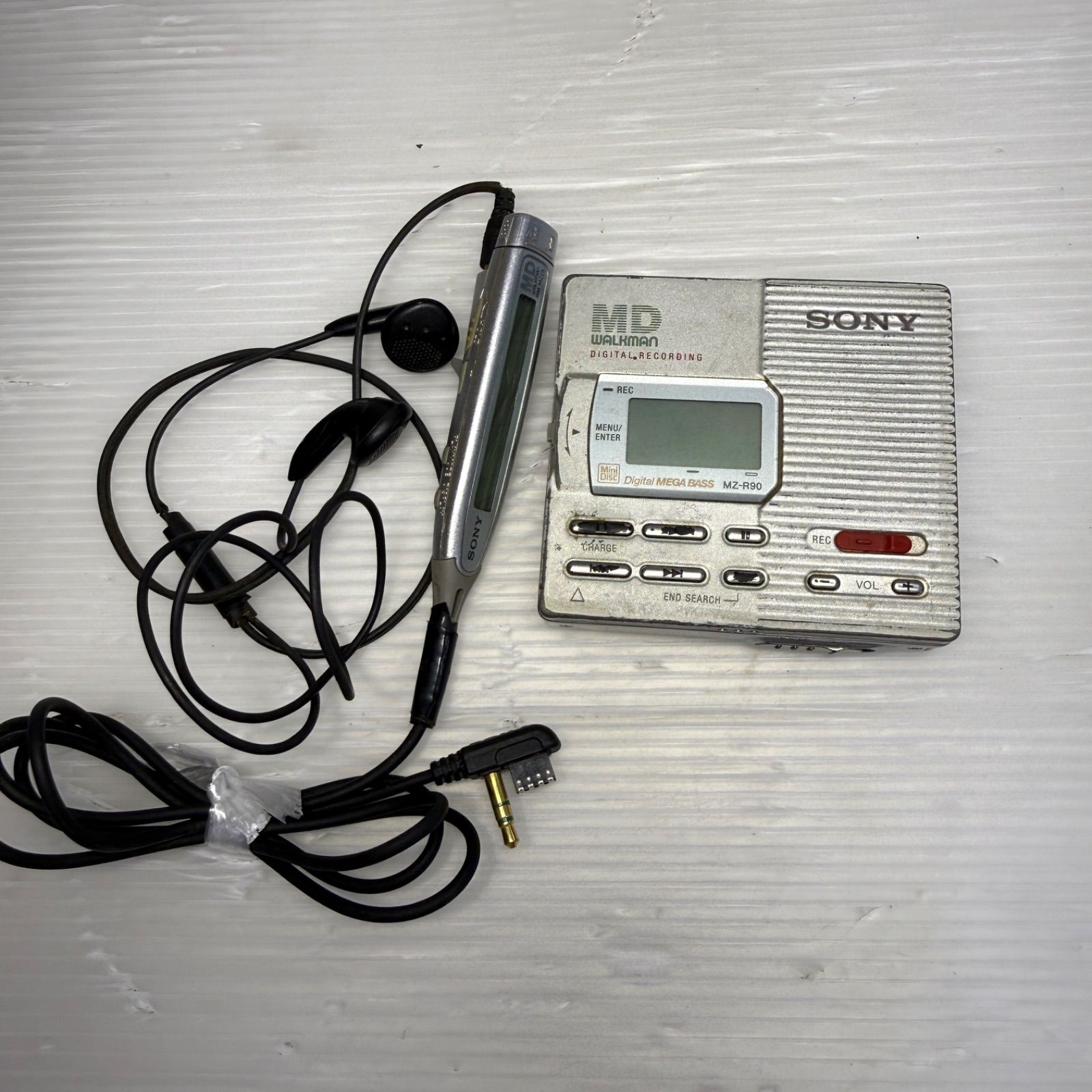 SONY MZ-R90 ソニー シルバー Sony MD WALKMAN MDウォークマン