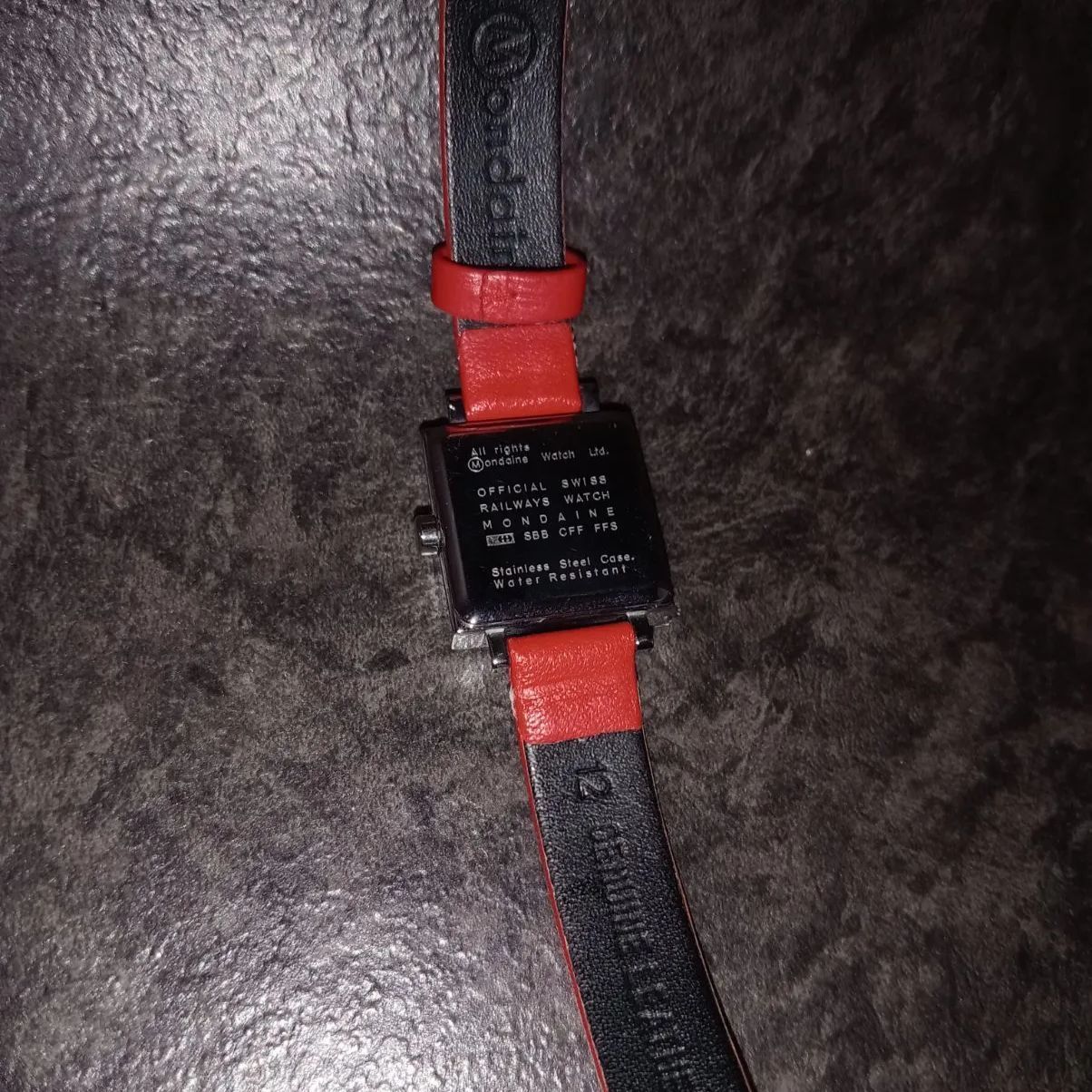 MONDAINE モンディーン 腕時計 エヴォ スクエア レッド 赤 レザー