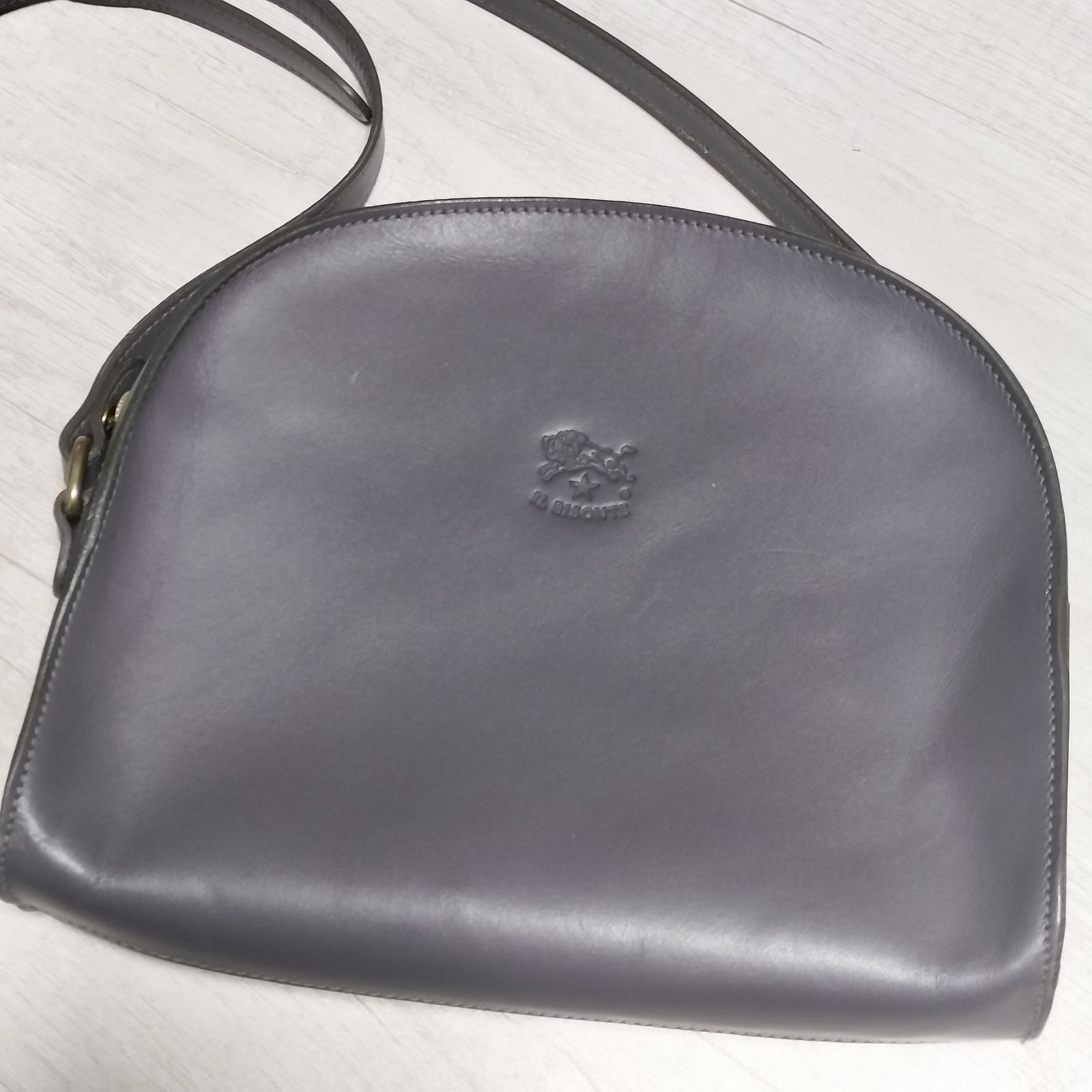 レディース 【大人気】IL BISONTE イルビゾンテ ハーフムーン 