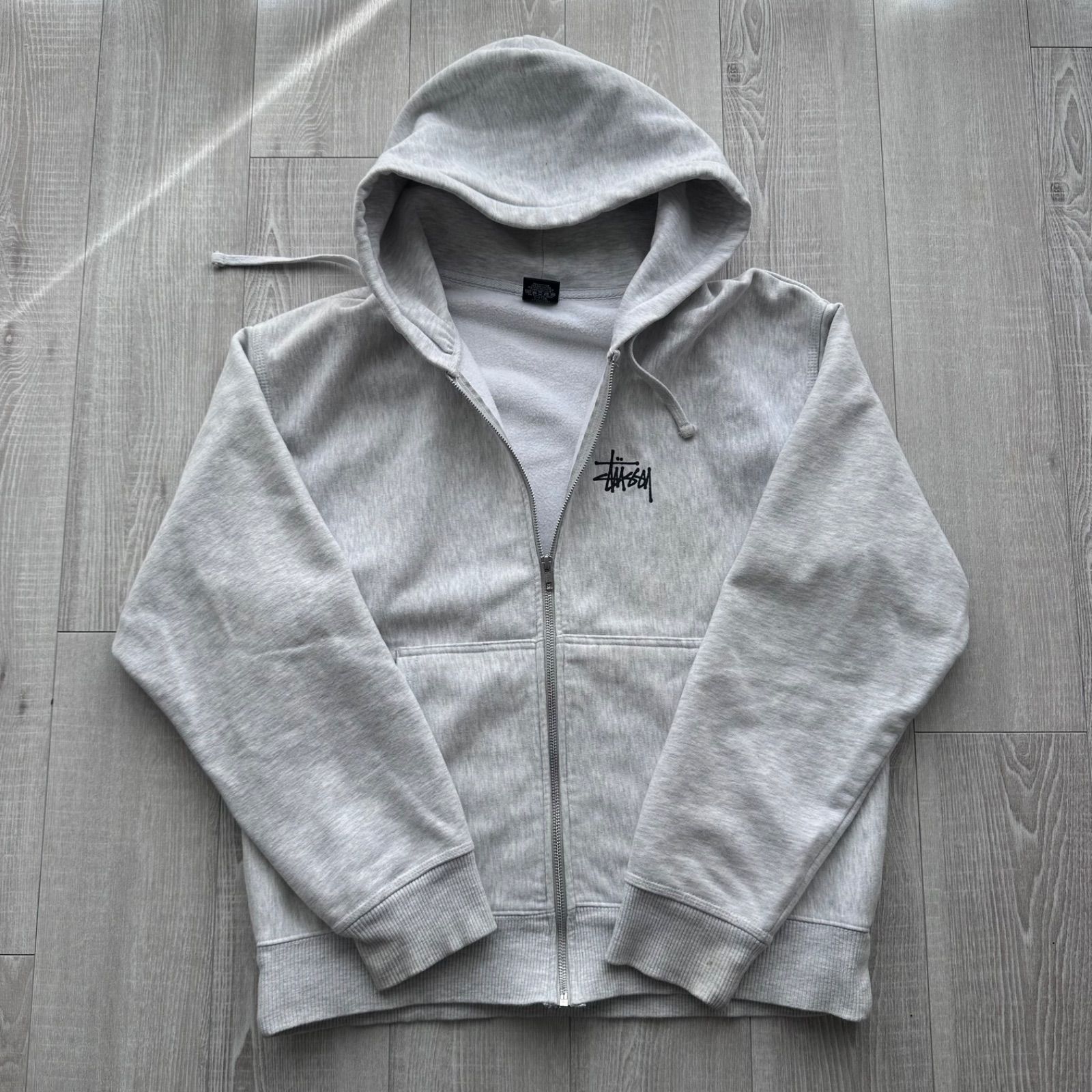 激安 ショップ店舗 Stüssy グレー ジップアップパーカー