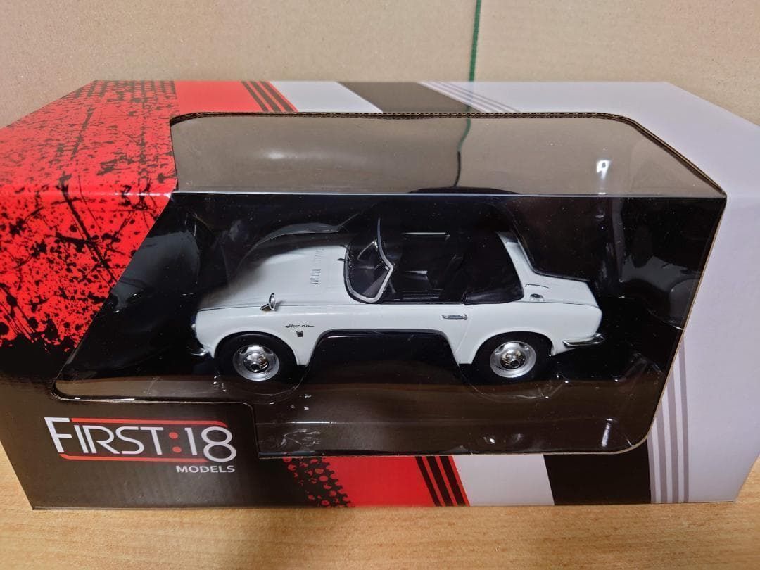 1/18 ホンダS800 ホワイト コンバーチブル ダイキャスト製ミニカー