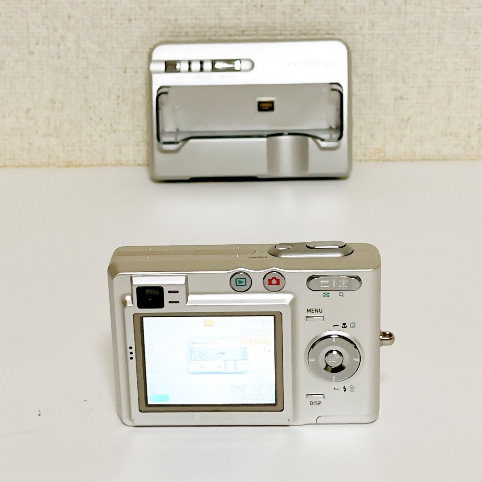 EXILIM EX-Z50 シルバー CASIO コンデジ 5MP 光学3倍ズーム クレードル