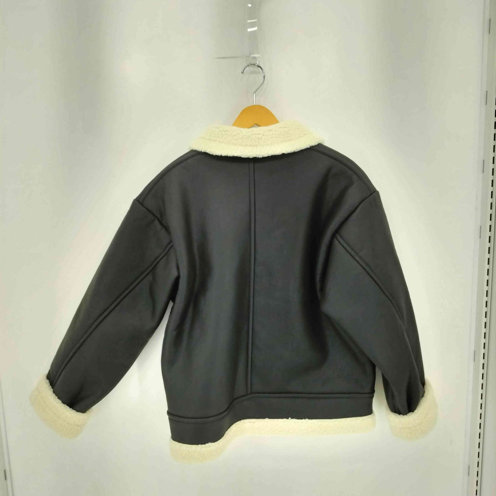 エマクローズ EMMA CLOTHES 2WAYヴィンテージライクB-3フェイクムートンジャケット メンズ import：M 