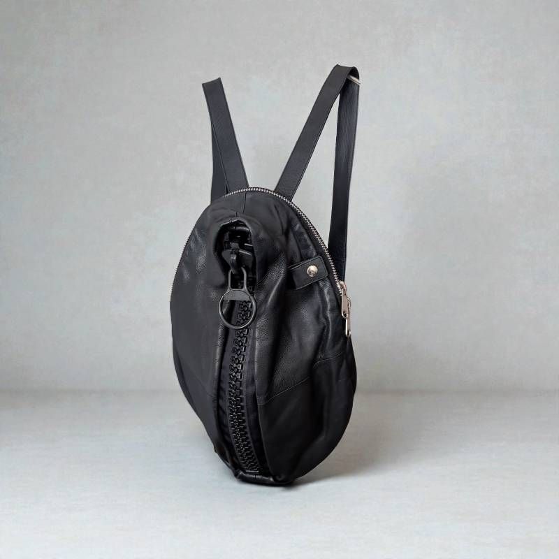 kawa-kawa 25bis Big Zip Backpack Black Leather Made in Japan