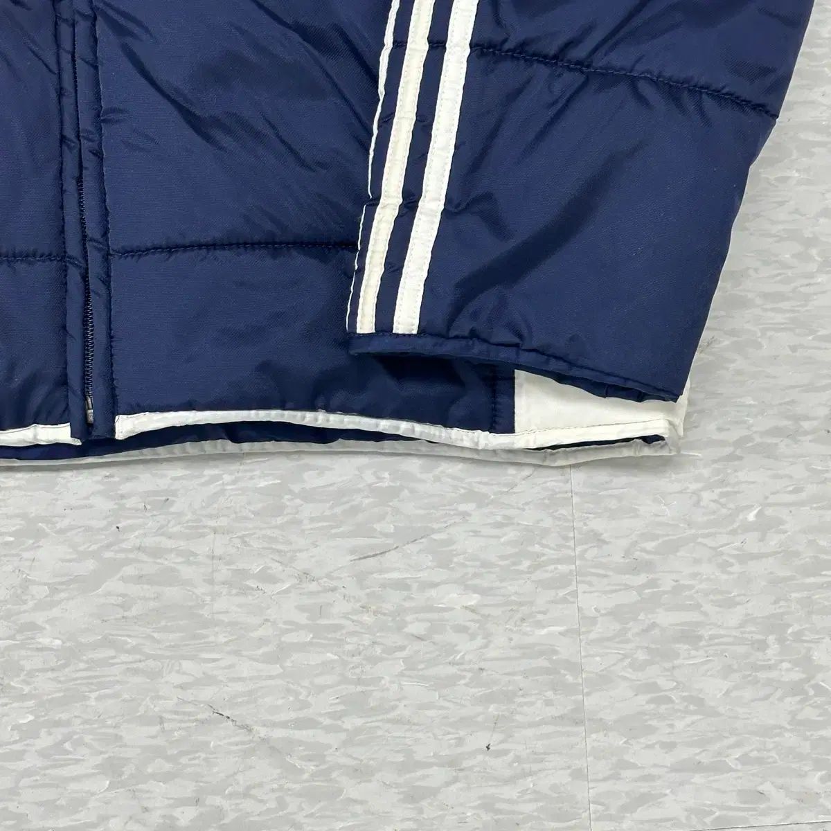 adidas(アディダス) レアルマドリードトラックジャケット ネイビー アディダス レアルマドリード ダウン アウター ネイビー 100