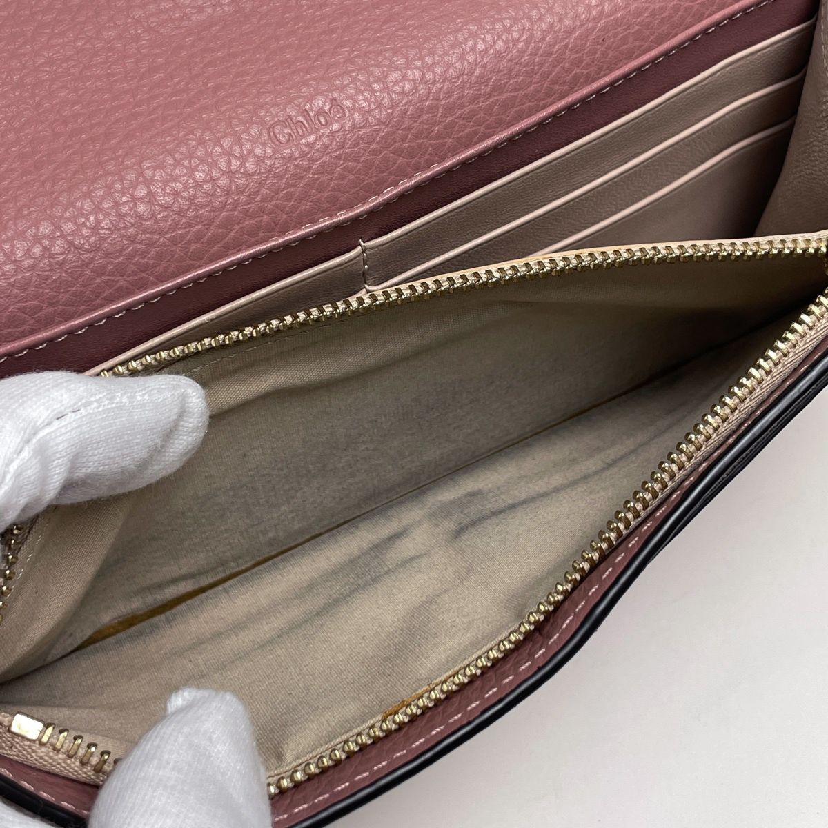 クロエ Chloe アルファベット フラップ ロングウォレット チャーム C 