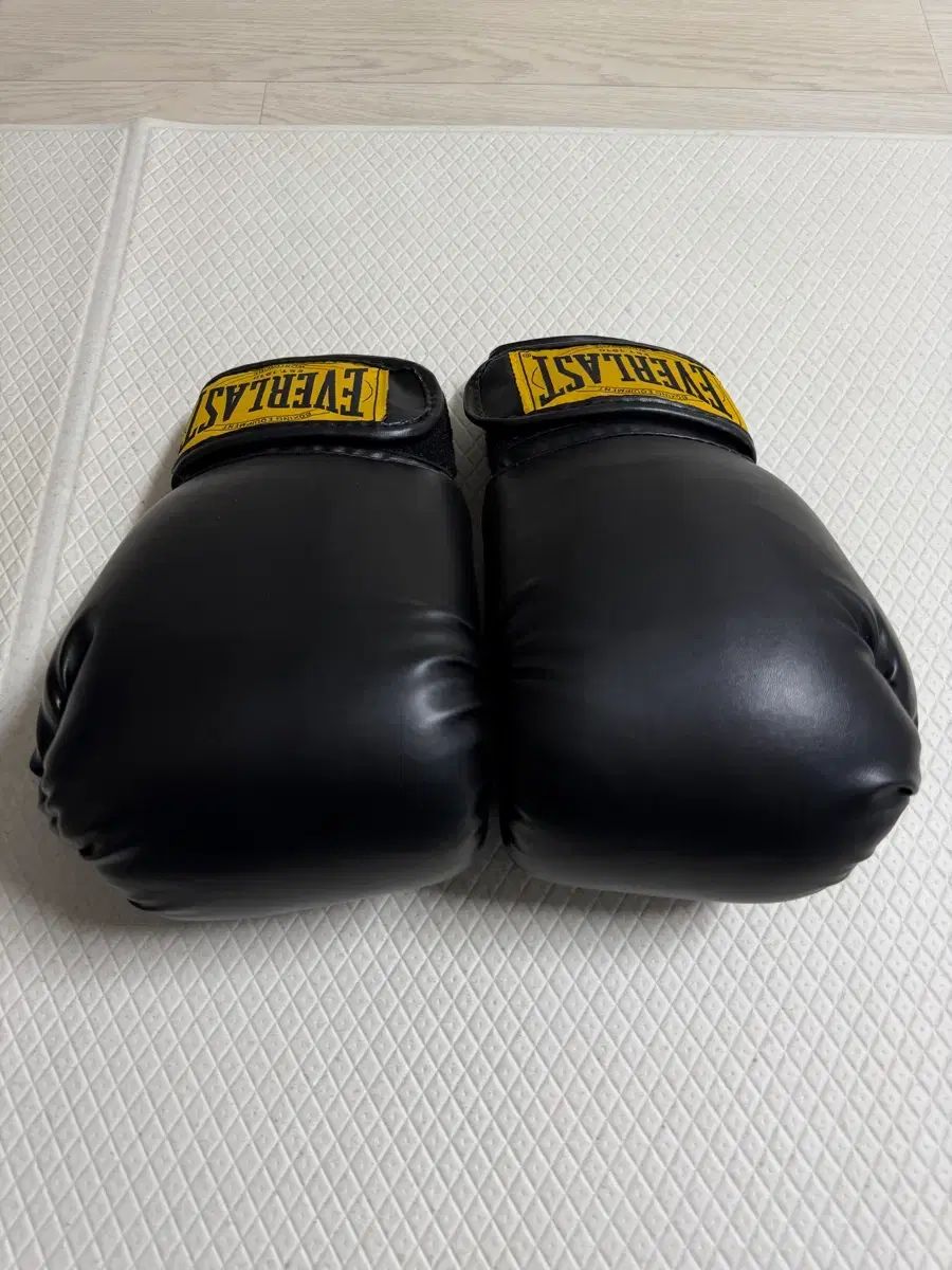 EVERLAST EVERLAST ボクシング グローブ POWERLOCK公式試合用