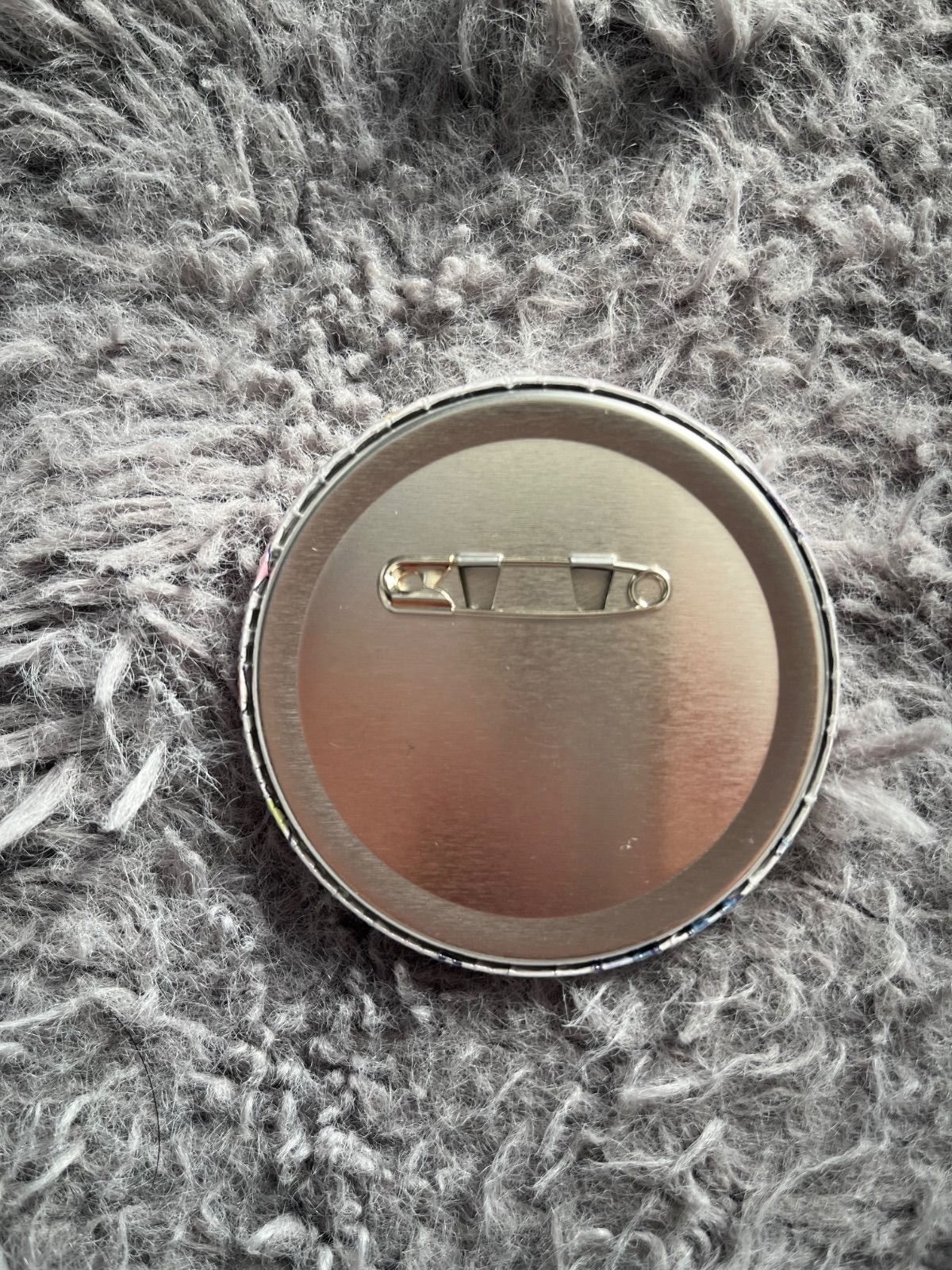 K SEVEN STORIES 缶バッジ グラフアート 梅雨 十束多々良 - メルカリ