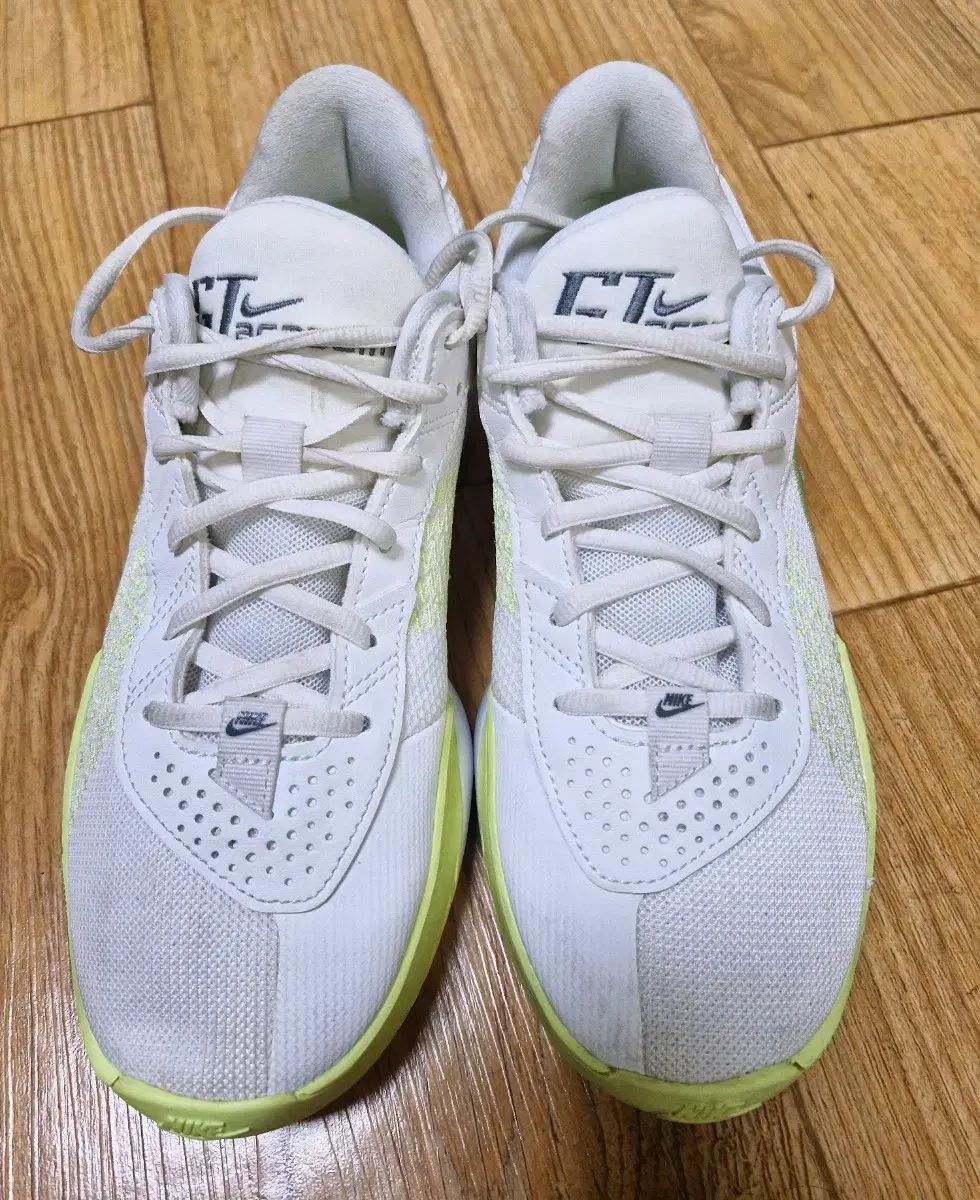 ナイキ GTカット アカデミー EP 250mm バスケシューズ バドミントンシューズ バレーボールシューズ