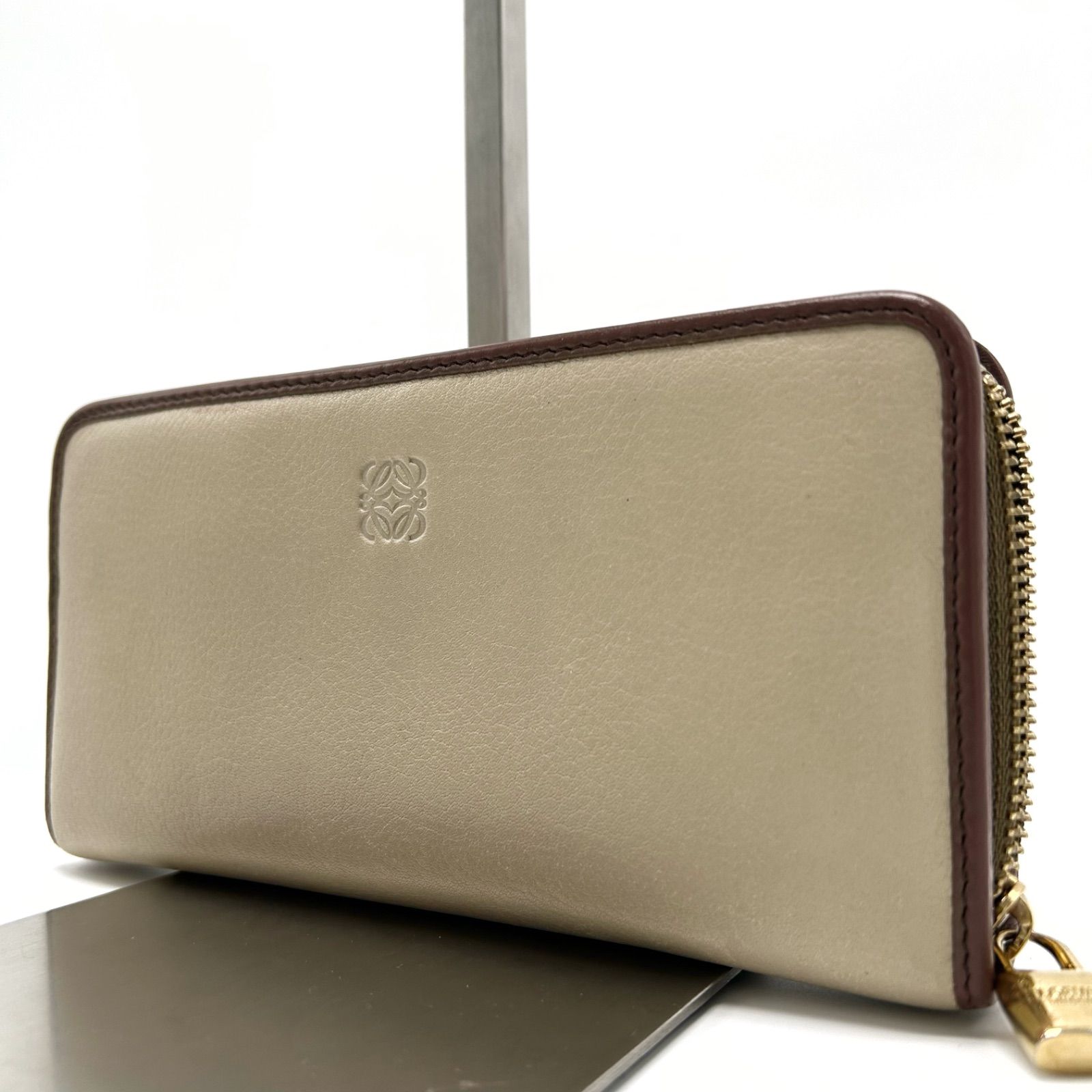 美品 LOEWE ロエベ アナグラム 長財布 カード 小銭 ファスナー 南京錠 