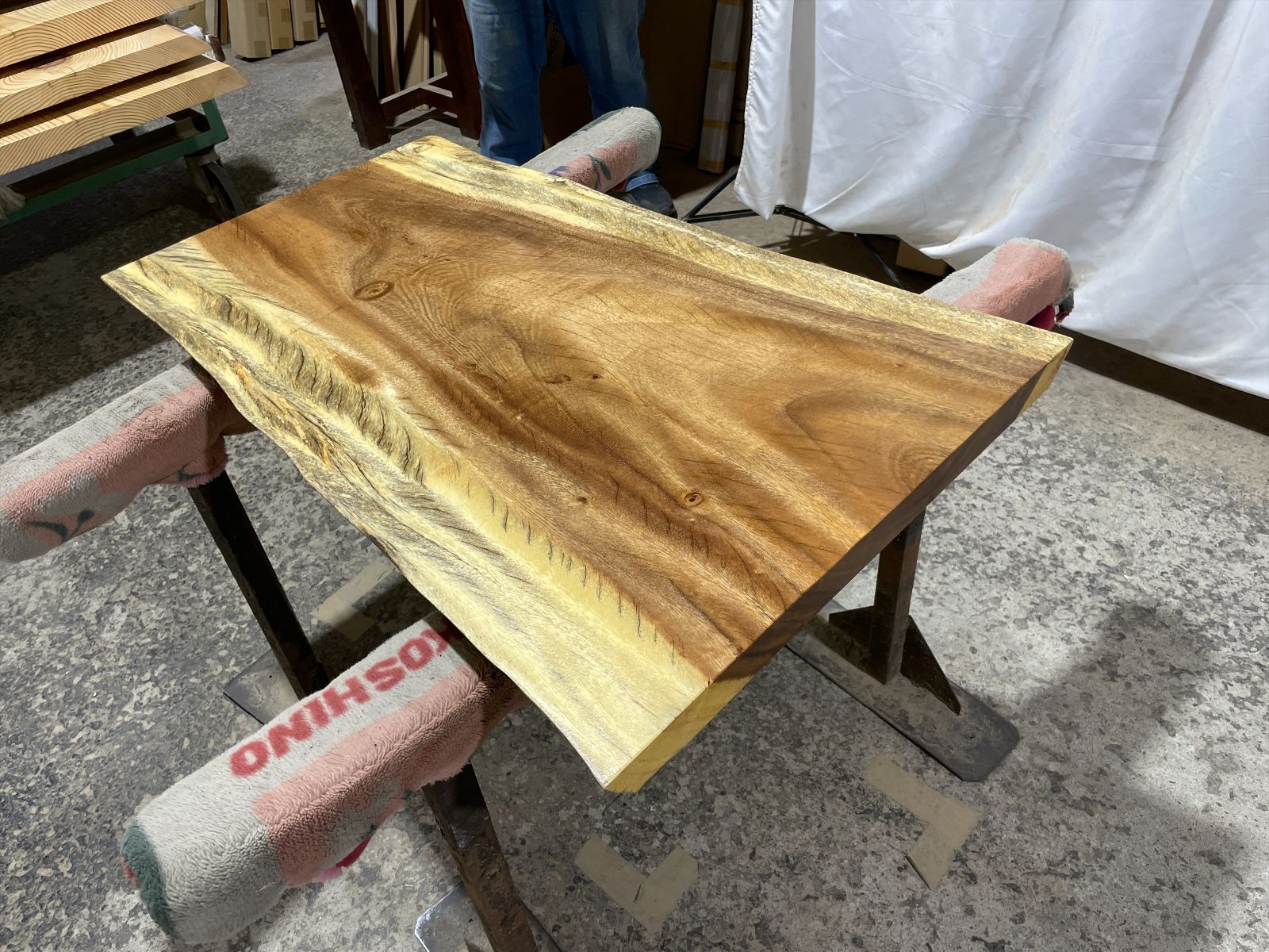 モンキーポッド9393 一枚板無垢 乾燥材 1040x610-460x42mm