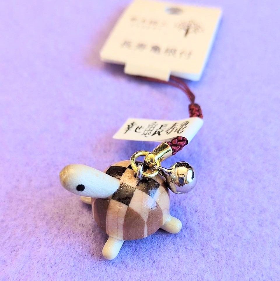 寄木細工 長寿亀 根付 ＊色違いあり - メルカリ