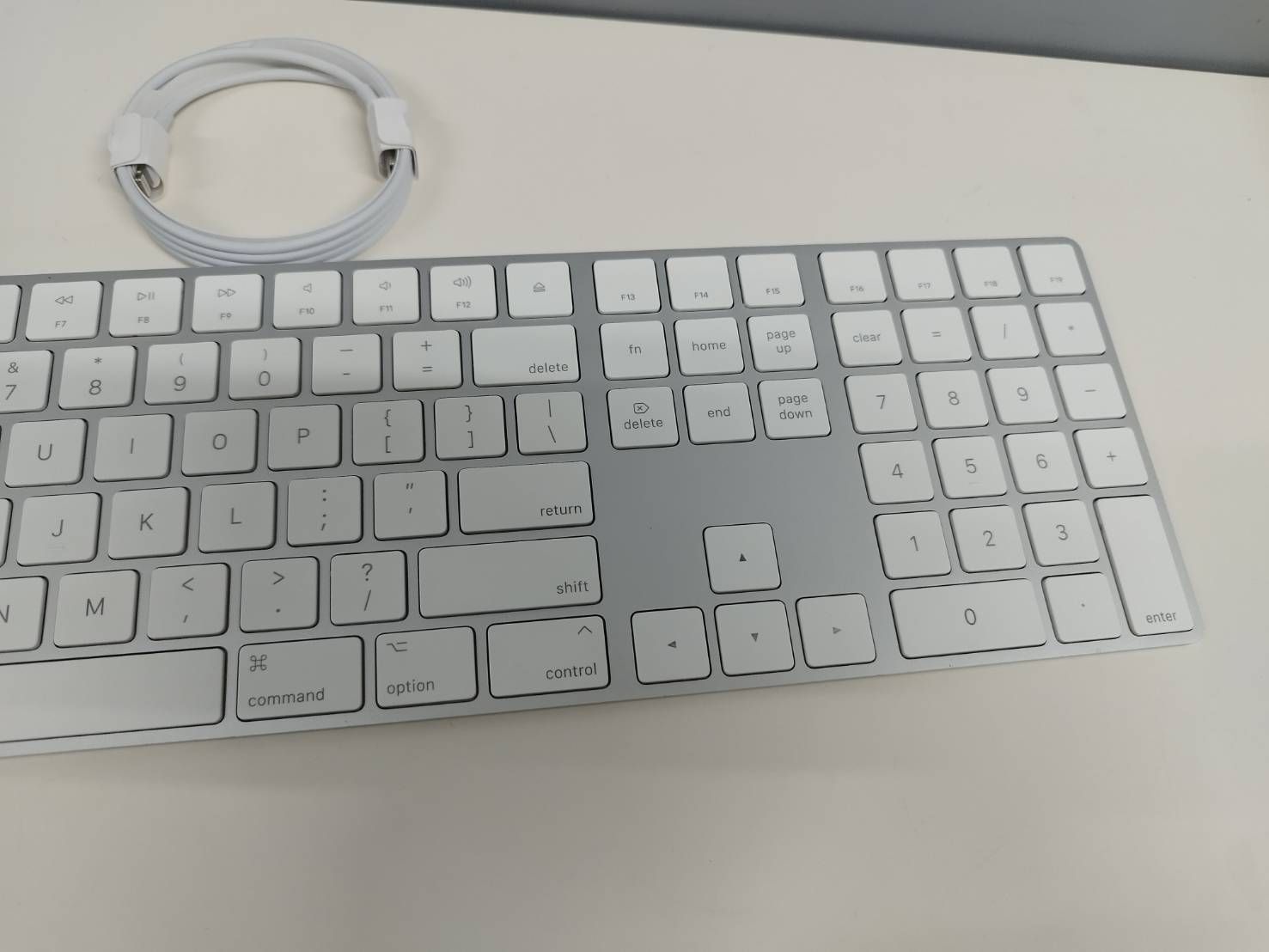 激安Apple 【良品】Apple Magic Keyboard/A1843/テンキー付き/US配列 