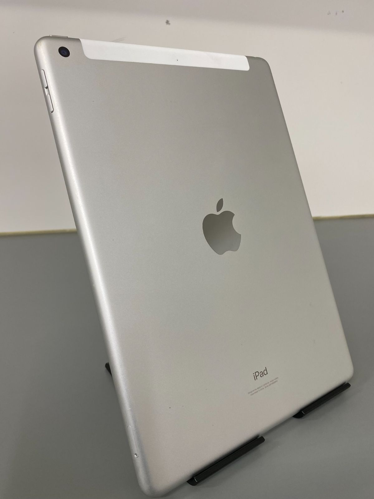Apple iPad 第9世代 64GB Wi-Fi＋セルラーモデル シルバー