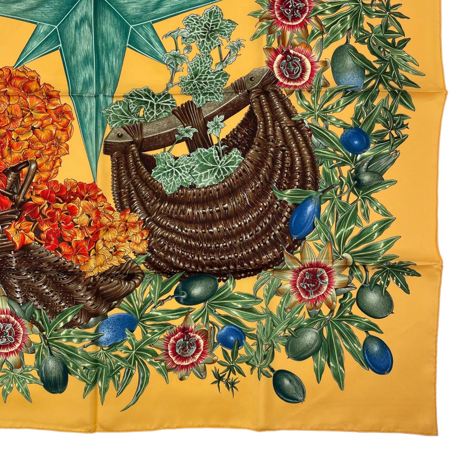 極美品 HERMES エルメス スカーフ シルク カレ90 PASSIFLORES 
