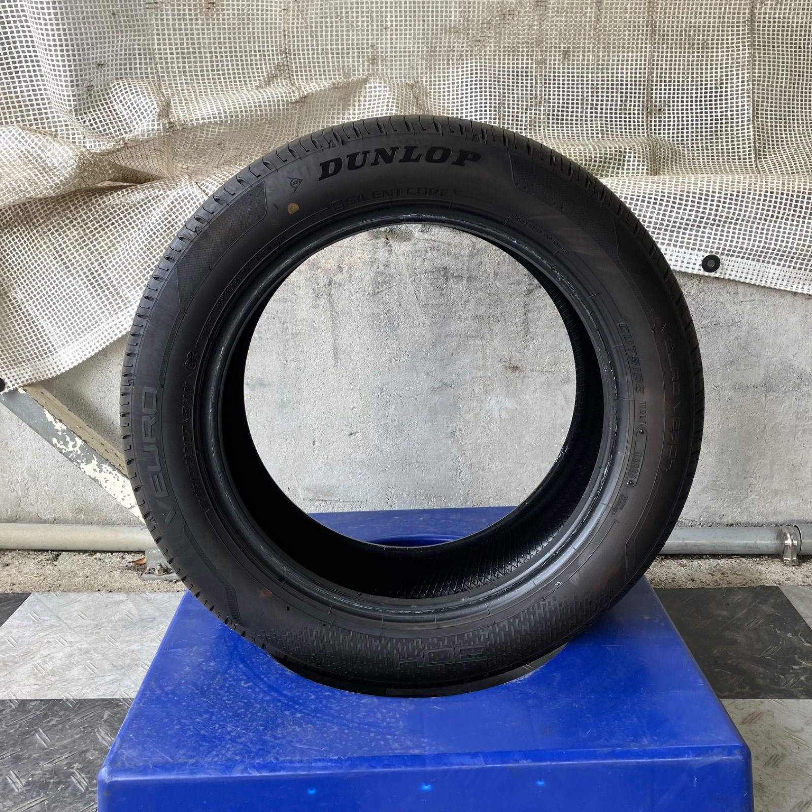 215⁄55 R17 DUNLOP VEURO VE304ラジアルタイヤ 215⁄55R17 94V DUNLOP