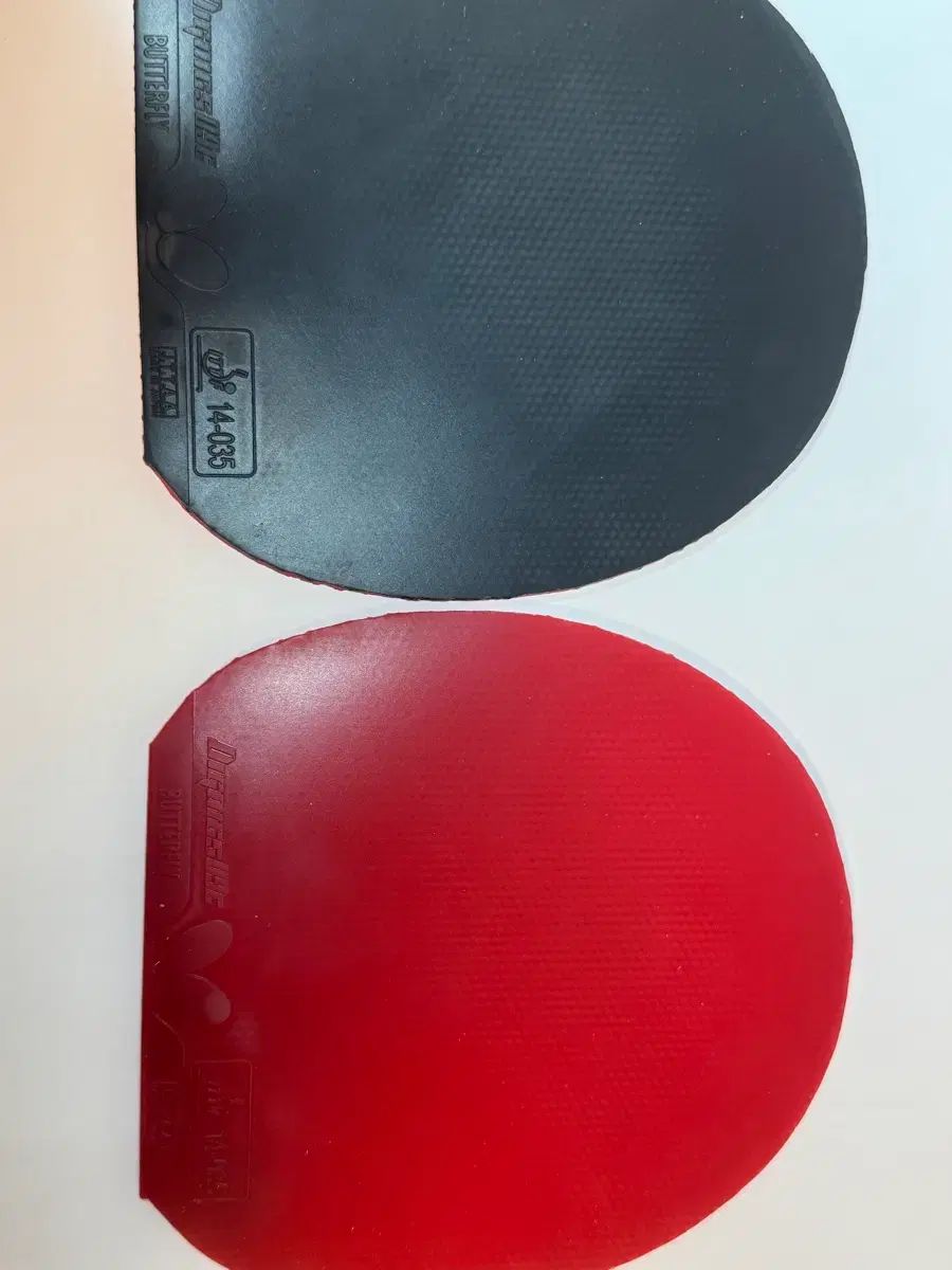 卓球バタフライ ディグニクス 09C ラバー 赤/黒 全2枚 ディグニクス09c Butterfly Dignics 09C 黒特厚2枚、赤特厚2枚