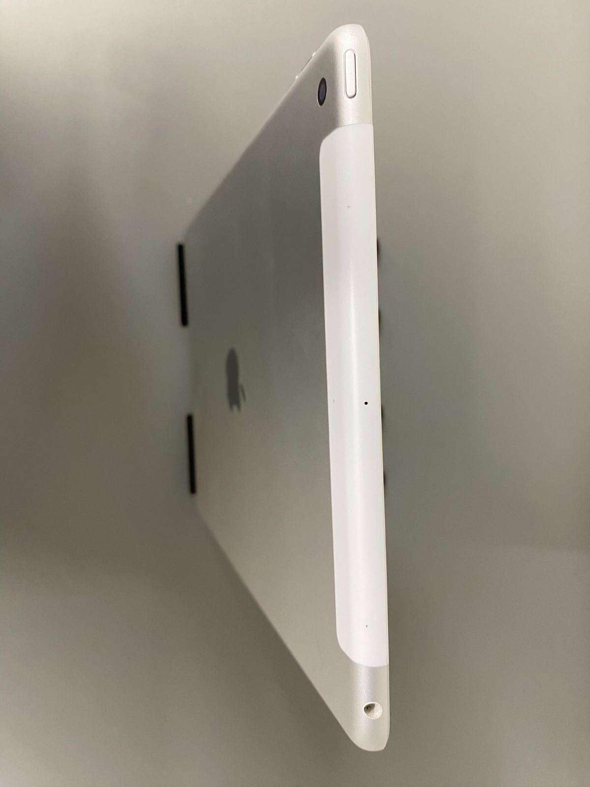 94]【状態：画面割れ】iPad 第9世代 Wi-Fi+セルラーモデル 64GB