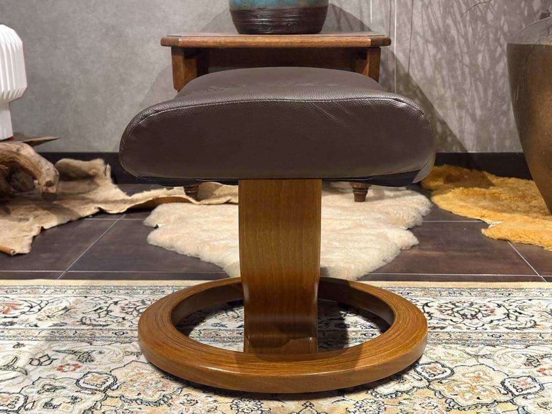 ①エコーネス パーソナルソファ オットマン ストレスレスチェア IZZ