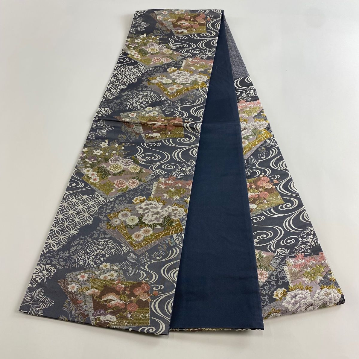 在庫一掃】 【美品】 袋帯 名品 新小石丸 草花 流水 金糸 箔 灰色 六通 