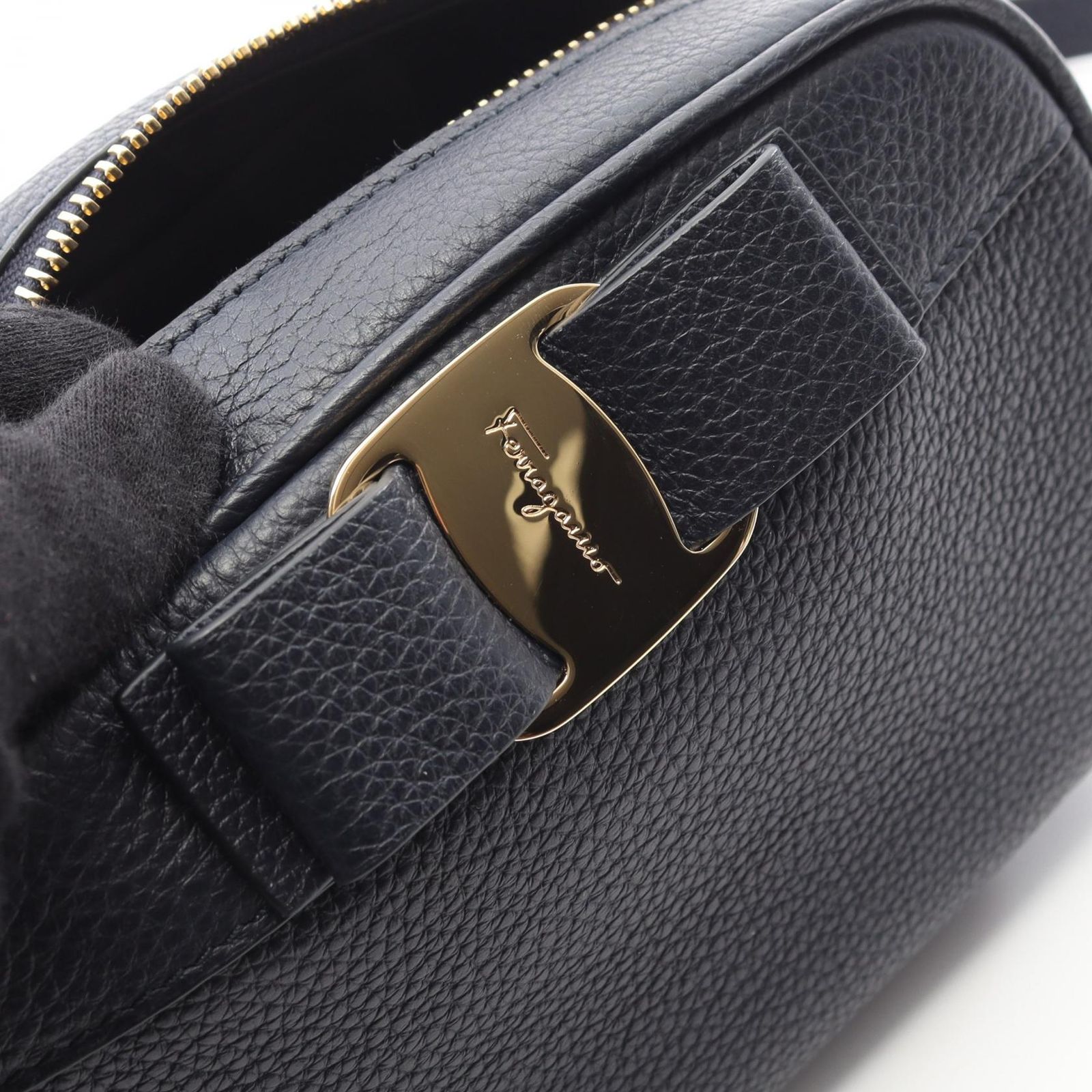 サルヴァトーレフェラガモ Salvatore Ferragamo ショルダーバッグ 