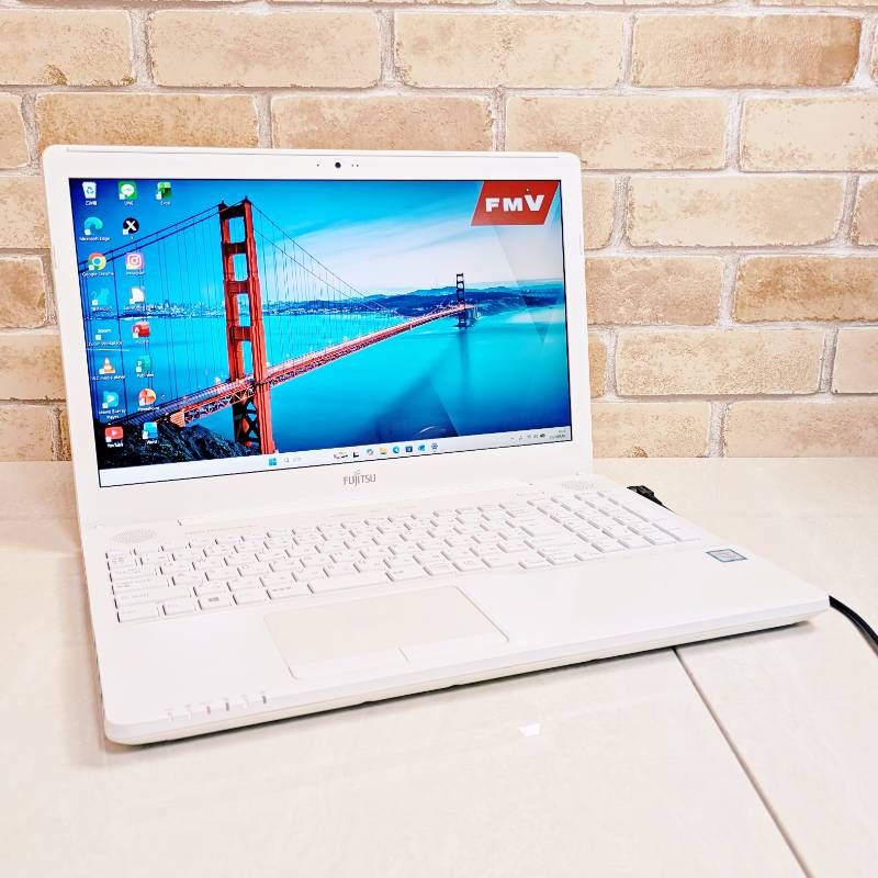 オフィス付きSSD240/第7世代i3/フルHD液晶初心者OK！Windows11ノート