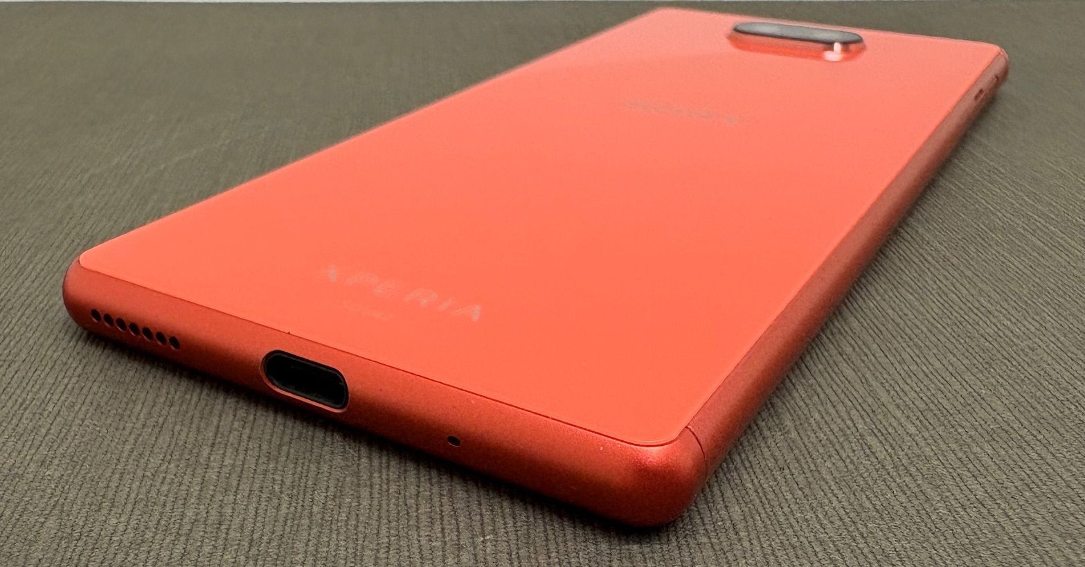 Xperia 8 64GB オレンジ au 美品 - メルカリ