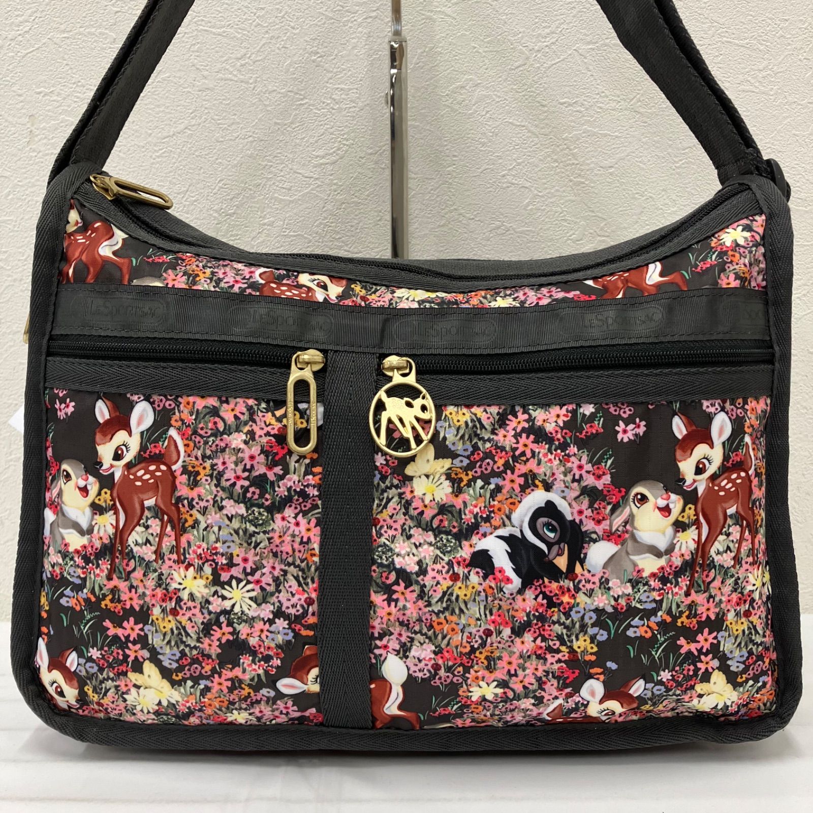 9383 LeSportsac レスポートサック ショルダーバッグ 斜めがけ 紐調節 