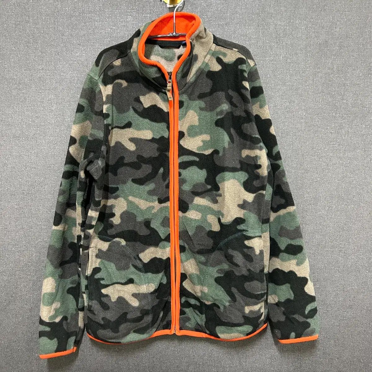 ユニクロ キッズ 110 カモ フリース ジップアップ