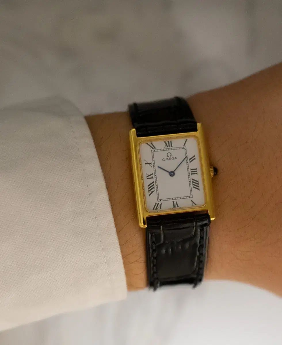 オメガ タンク 手巻き ヴィンテージ 時計