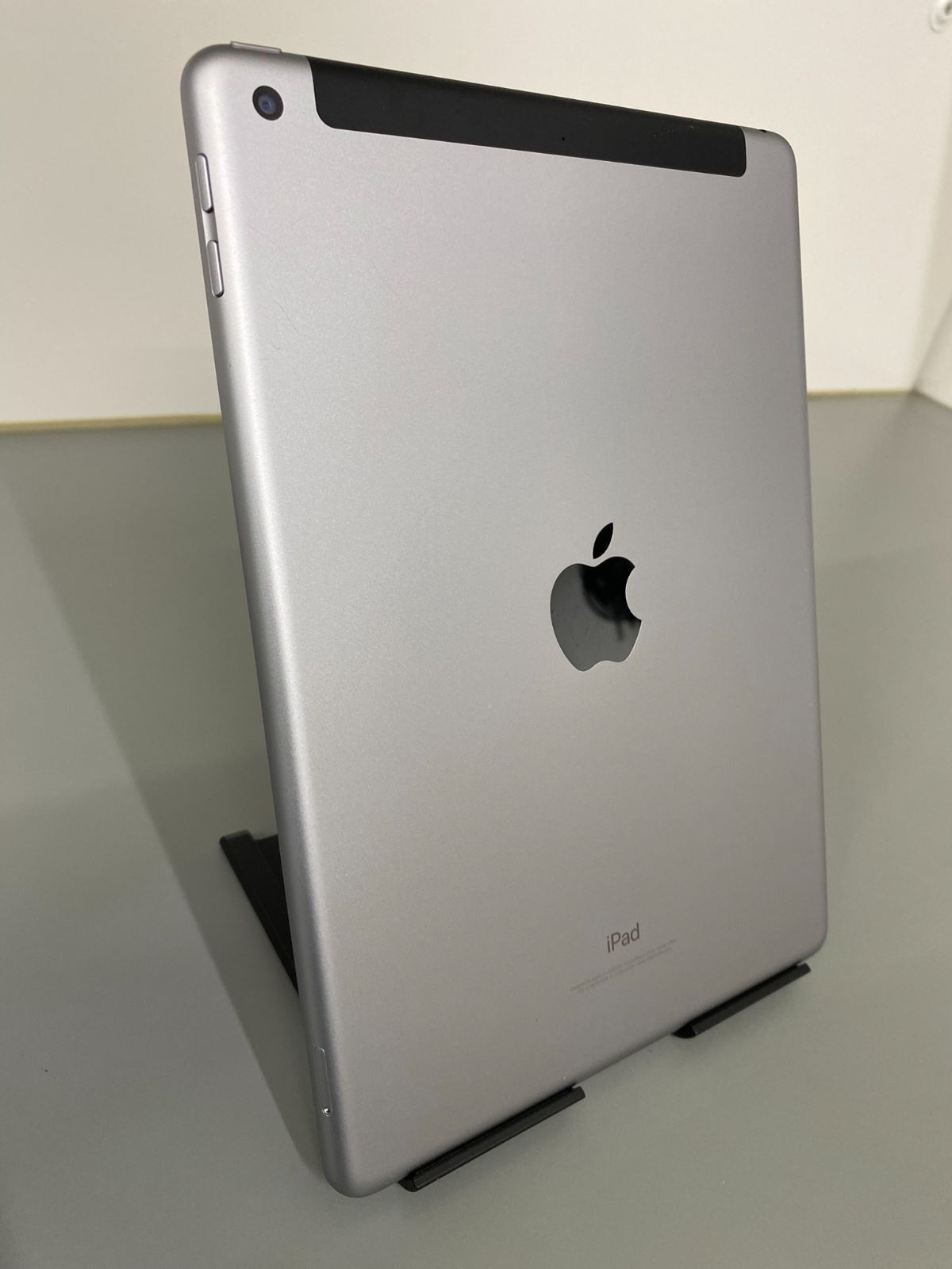 101]【状態：画面下部割れ、背面キズ多め】iPad 第6世代 Wi-Fi+