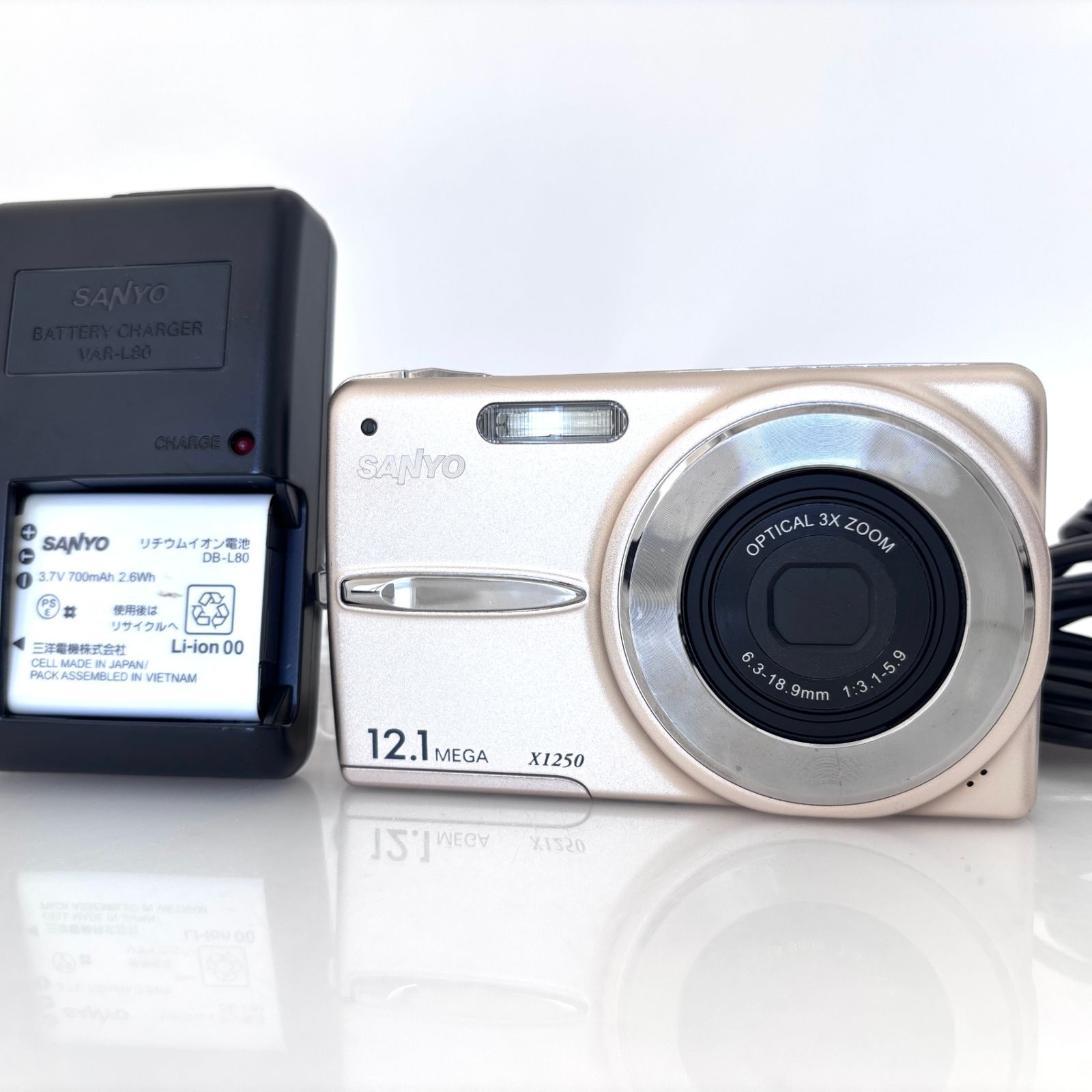 サンヨー　デジカメ サンヨー】SANYO 3x OPTICAL ZOOM コンパクトデジタルカメラ