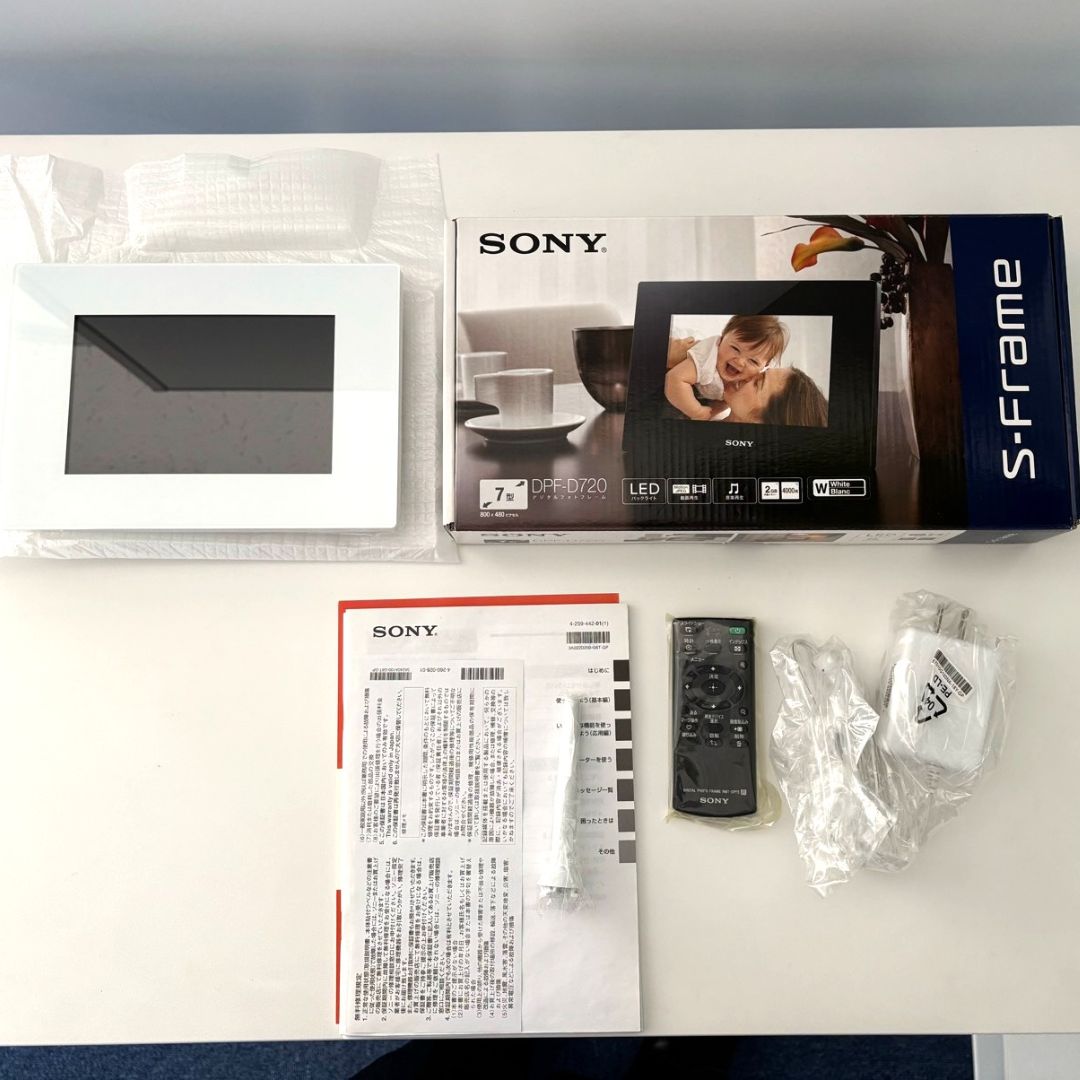美品】SONY デジタルフォトフレーム ホワイト DPF-D720 内蔵メモリ2GB