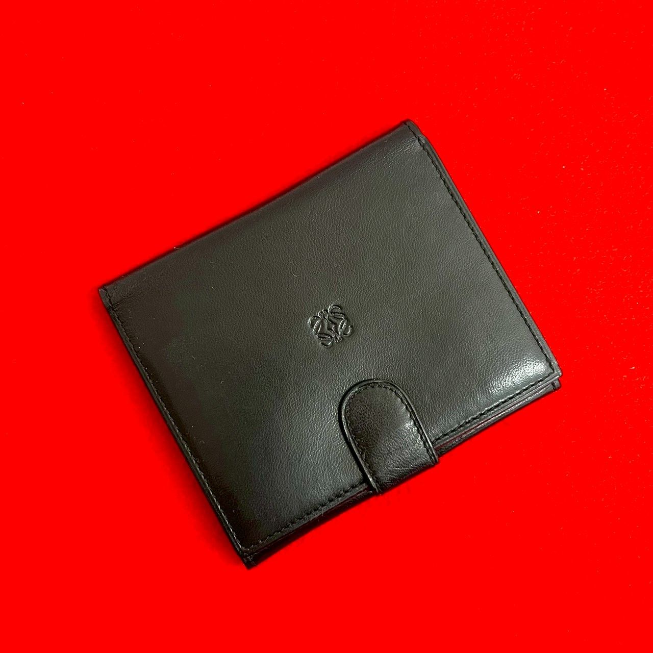 極 美品 希少品 LOEWE ロエベ アナグラム 型押し ロゴ レザー 本 極 美品 希少品 LOEWE ロエベ アナグラム 型押し ロゴ レザー 本