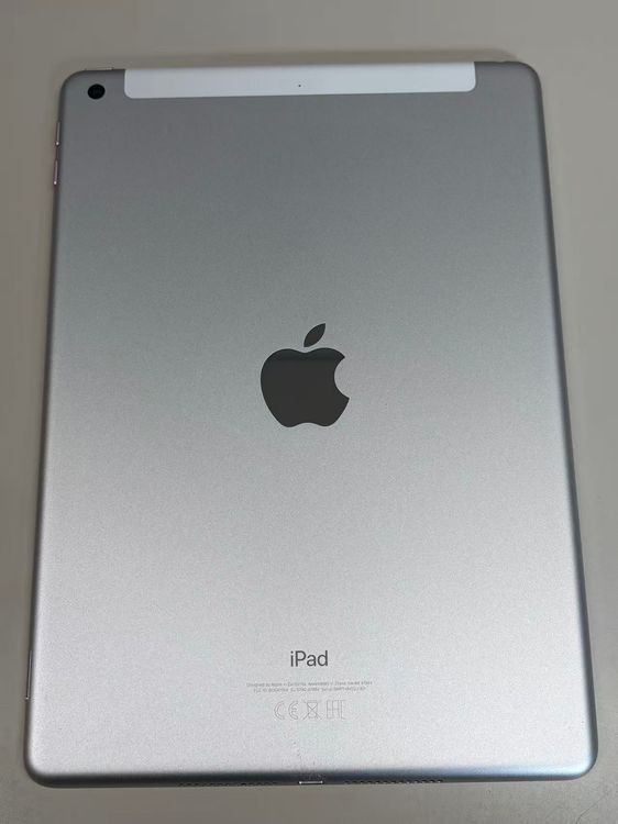 iPad 第6世代 32GB シルバー SIMフリー 超美品 iPad 第6世代 32GB Wi-Fi + Cellularモデル SIMフリー Apple シルバー