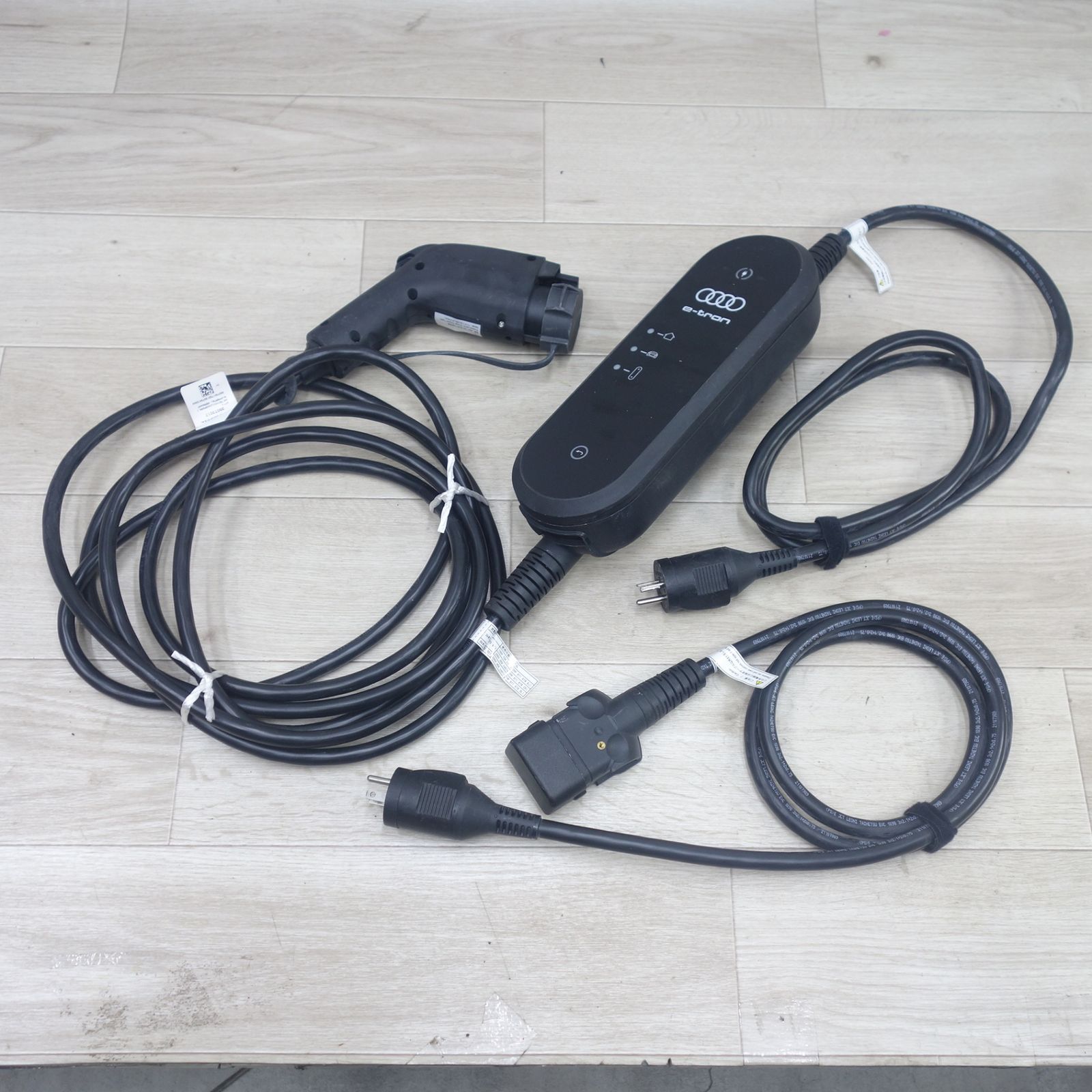[送料無料] ◆アウディ 純正 電気 自動車 用 充電 装置 ケーブル IC-CPD 3.6kw Type 1 16A Audi universal charger 200V～ ワーゲングループジャパン◆