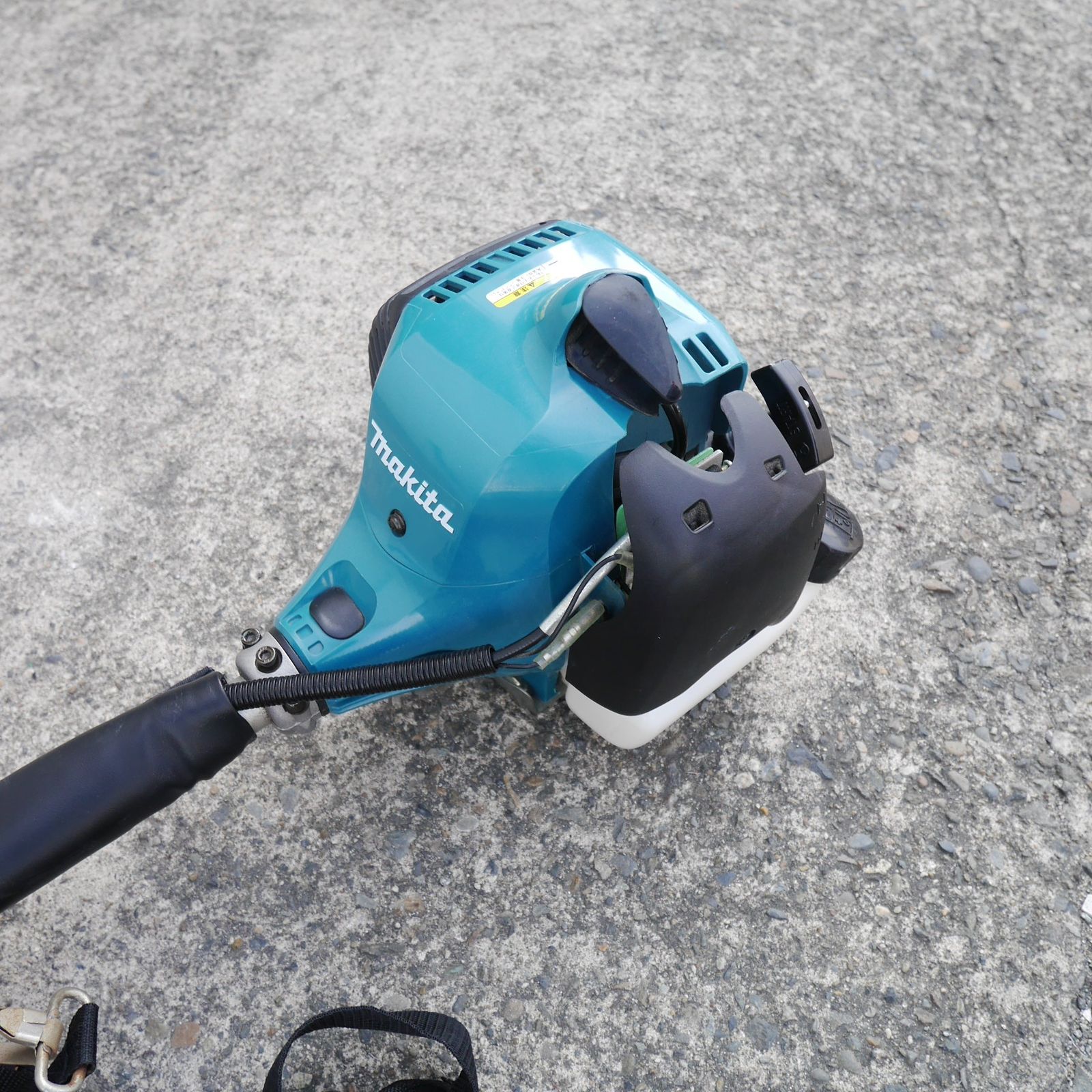 岐阜発 直接引取限定】☆マキタ エンジン 刈払機 MEM2600U 刈り払い機 