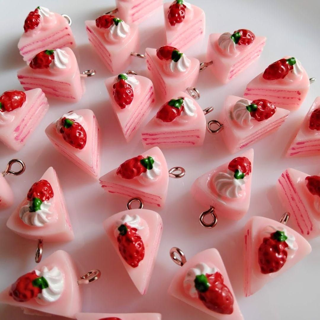 ショートケーキチャーム お菓子 フェイクスイーツ アクセサリーパーツ