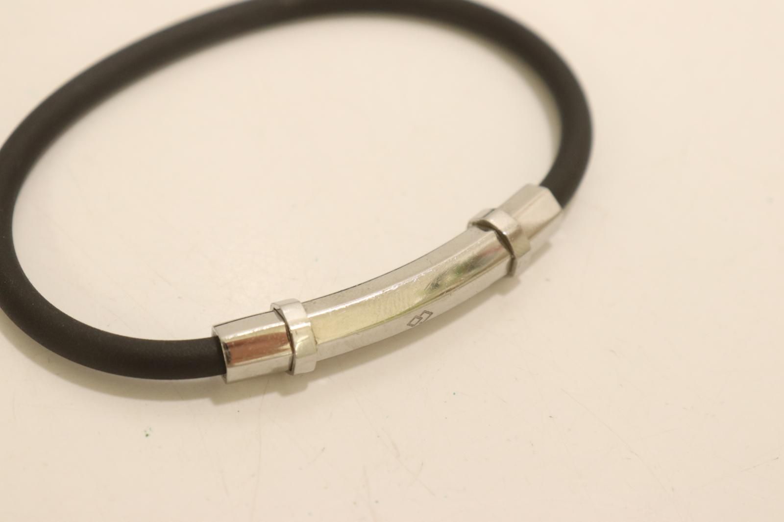 【中古】 Colantotte メンズブレスレット -- ブレスレット TAO ループ Colantotte -- 黒 ブラック 銀 シルバー ロゴ コラントッテ（Colantotte）（メンズ、レディース）ブレスレットループ