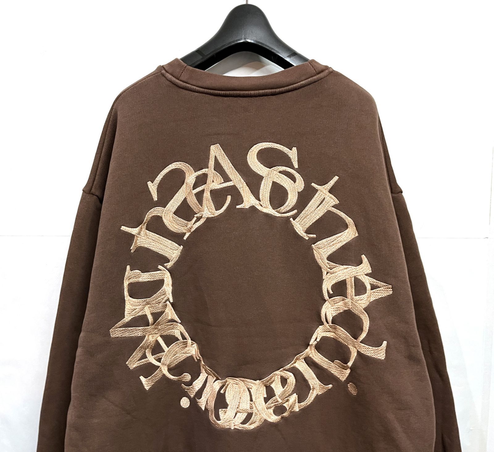 Acne Studios｜アクネ アクネストゥディオズ Embroidered Fin Circle