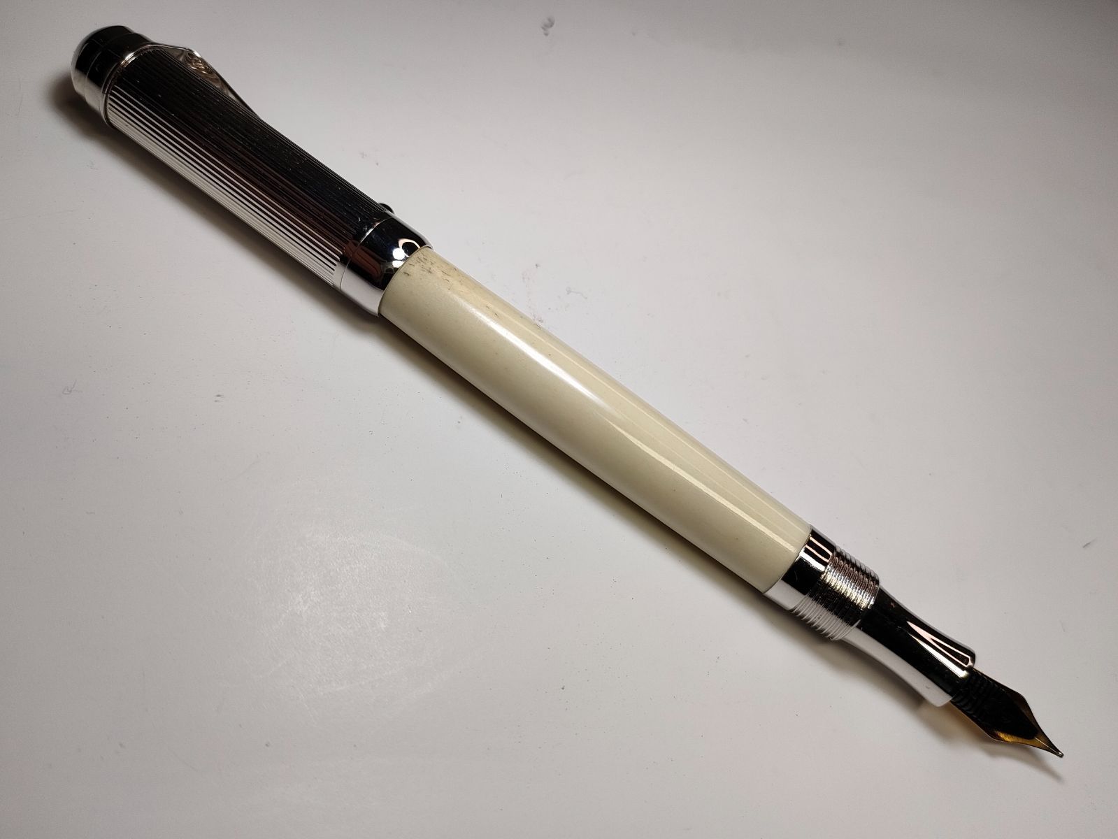鹿の角】レトロドーム万年筆 - メルカリ