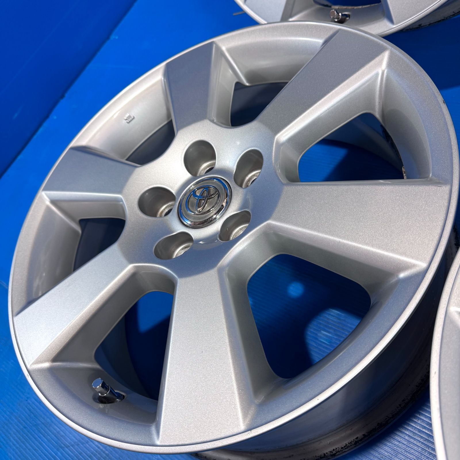 トヨタ 30系 ハリアー 純正 17in 6.5J +35 PCD114.3 60mm アルファード